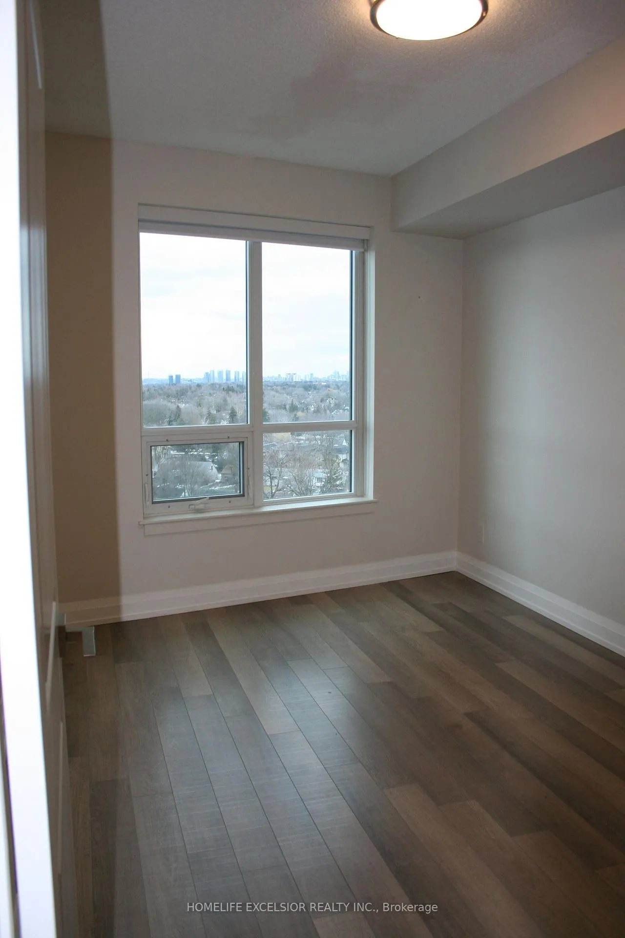 Photo 5 of Unit 1001, 7171 Yonge Street, Markham, Grandview — HOMEH