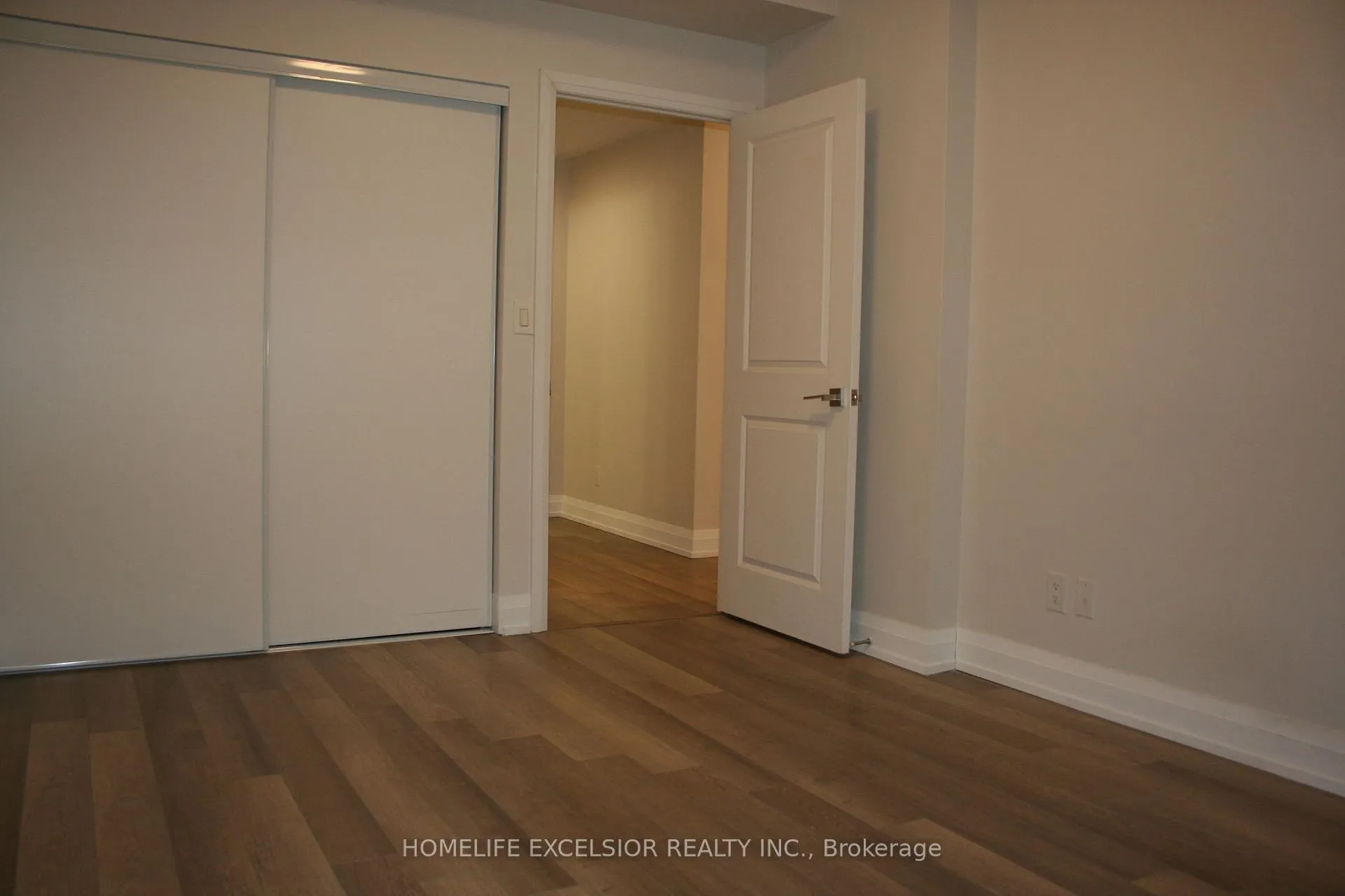 Photo 6 of Unit 1001, 7171 Yonge Street, Markham, Grandview — HOMEH