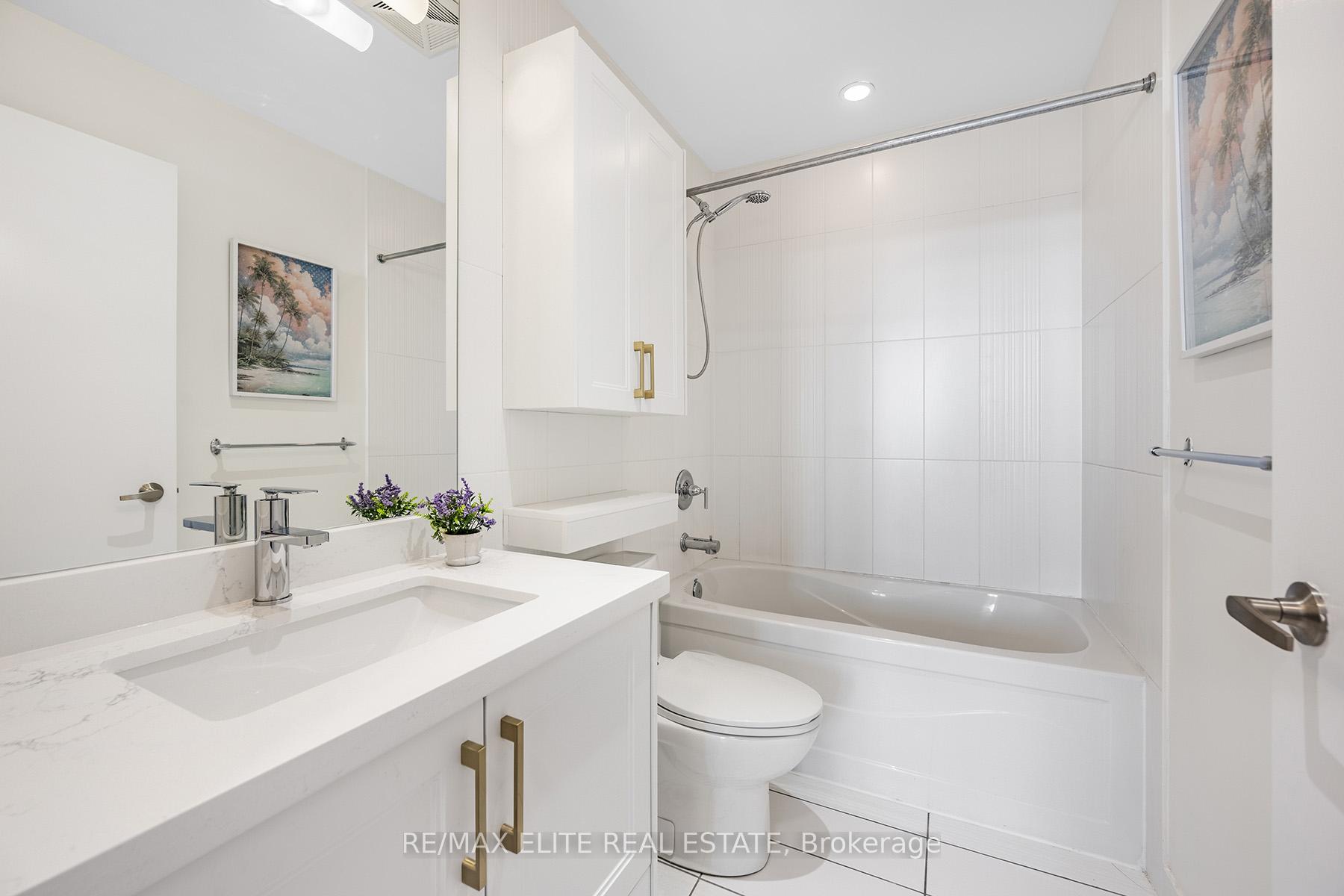 Front of Unit 3805, 25 Capreol Court