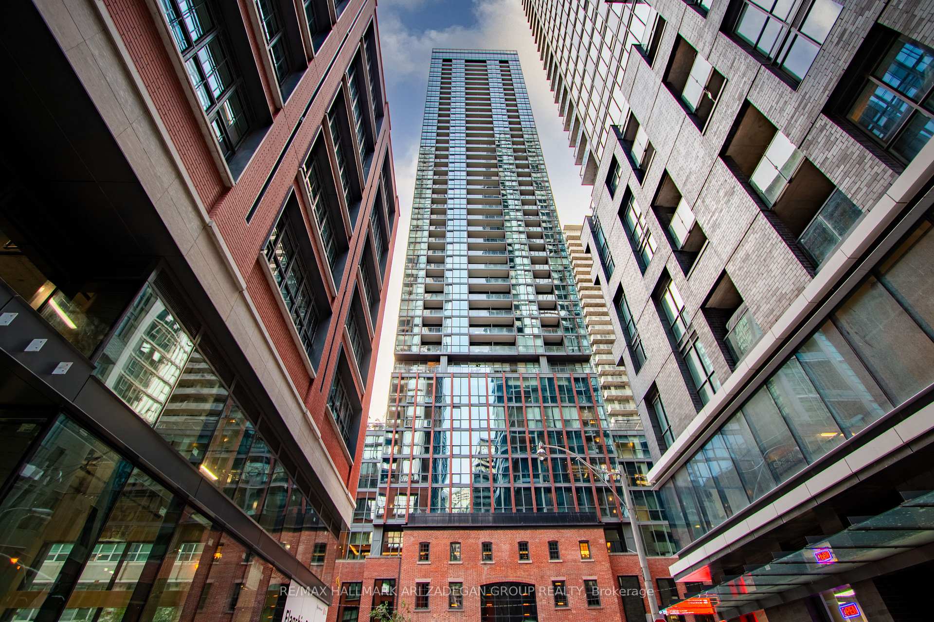 Photo 1 of Unit 2503, 88 Blue Jays Way, Toronto, Waterfront Communities — HOMEH