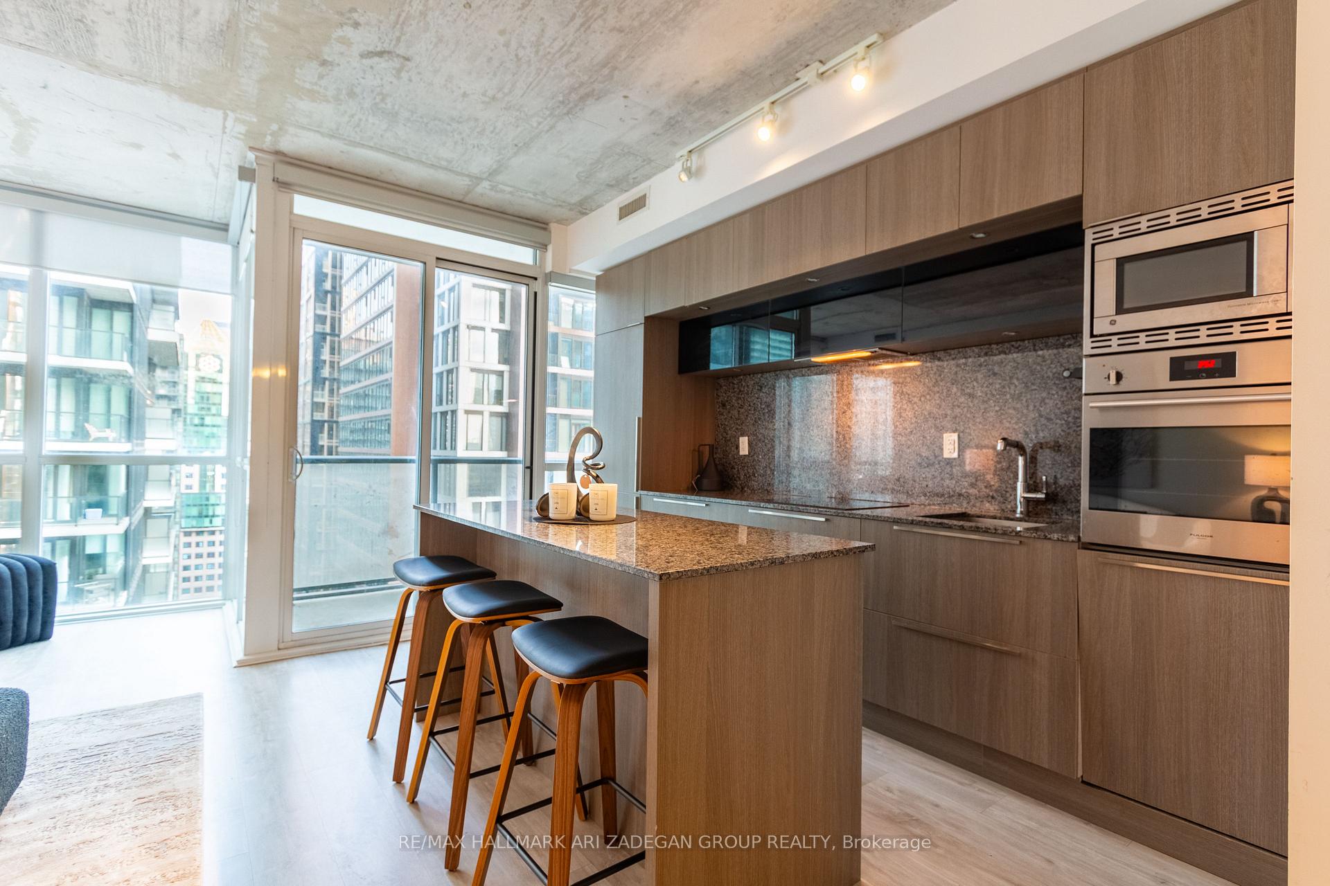 Photo 3 of Unit 2503, 88 Blue Jays Way, Toronto, Waterfront Communities — HOMEH
