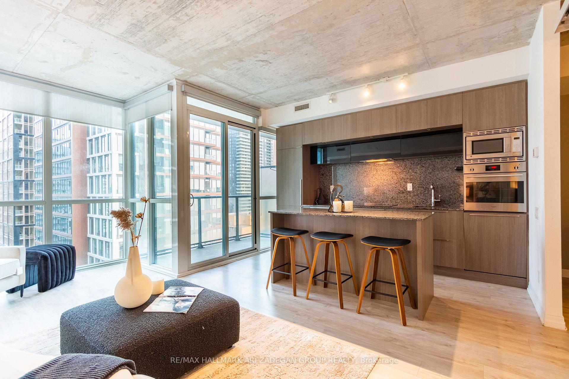 Photo 5 of Unit 2503, 88 Blue Jays Way, Toronto, Waterfront Communities — HOMEH