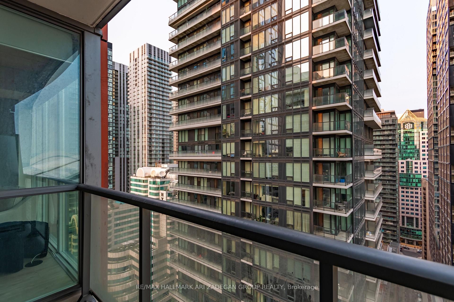 Photo 13 of Unit 2503, 88 Blue Jays Way, Toronto, Waterfront Communities — HOMEH