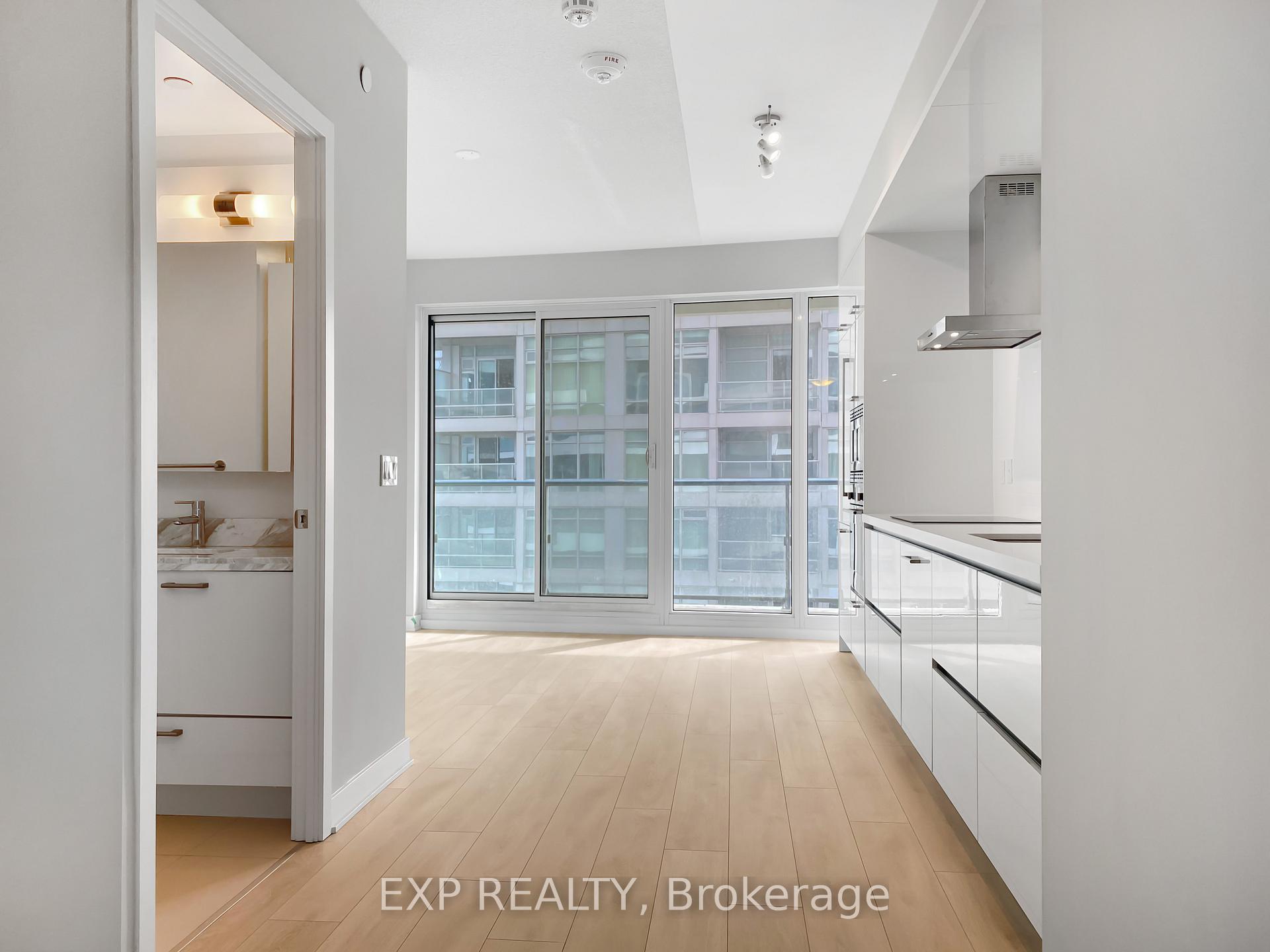 Front of Unit 1906, 2221 Yonge Street