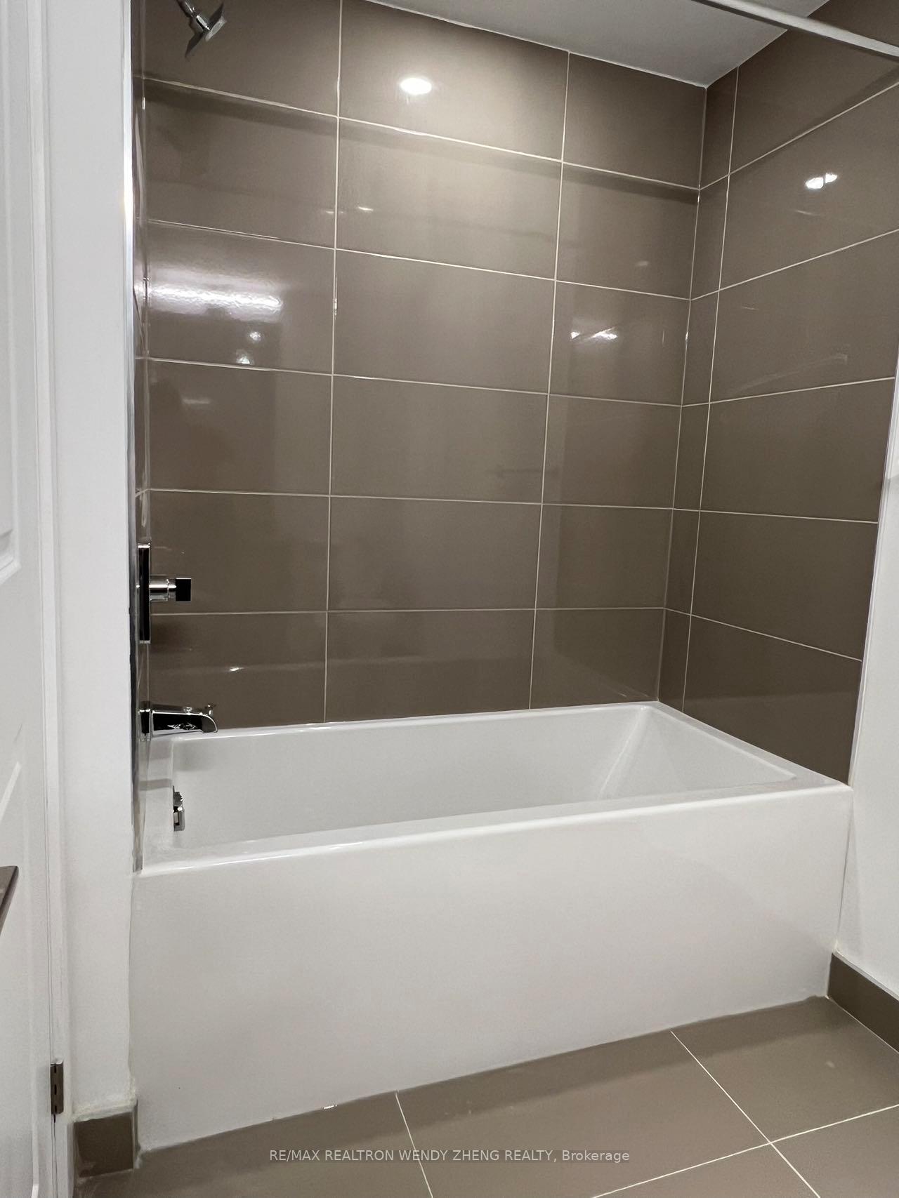Photo 7 of Unit 1302, 395 Bloor Street E, Toronto, North St. James Town — HOMEH