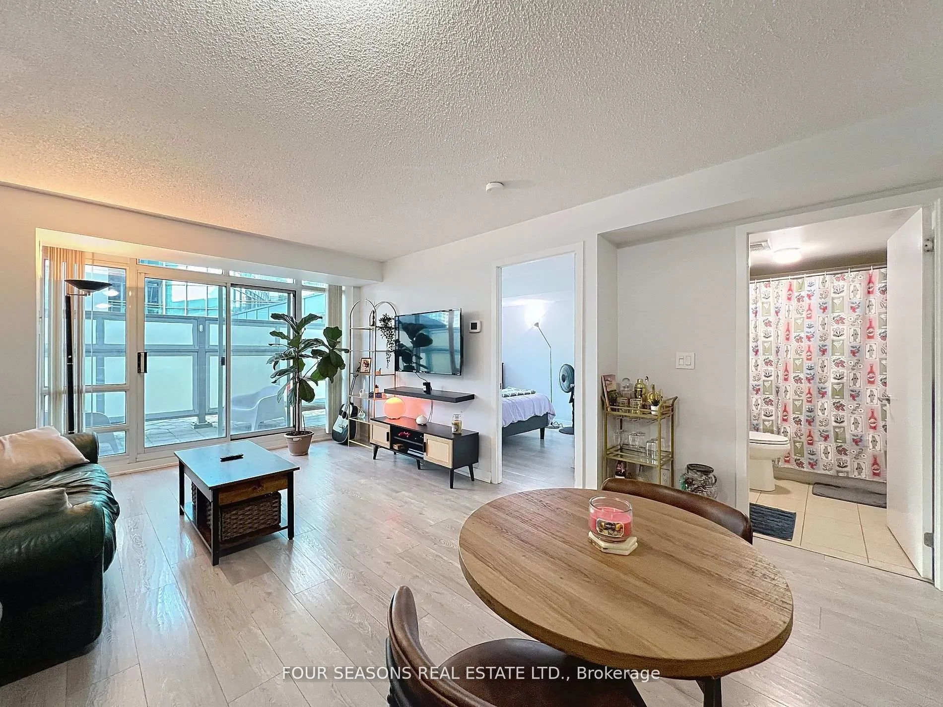 Photo 5 of Unit 310, 381 Front Street W, Toronto, Waterfront Communities — HOMEH