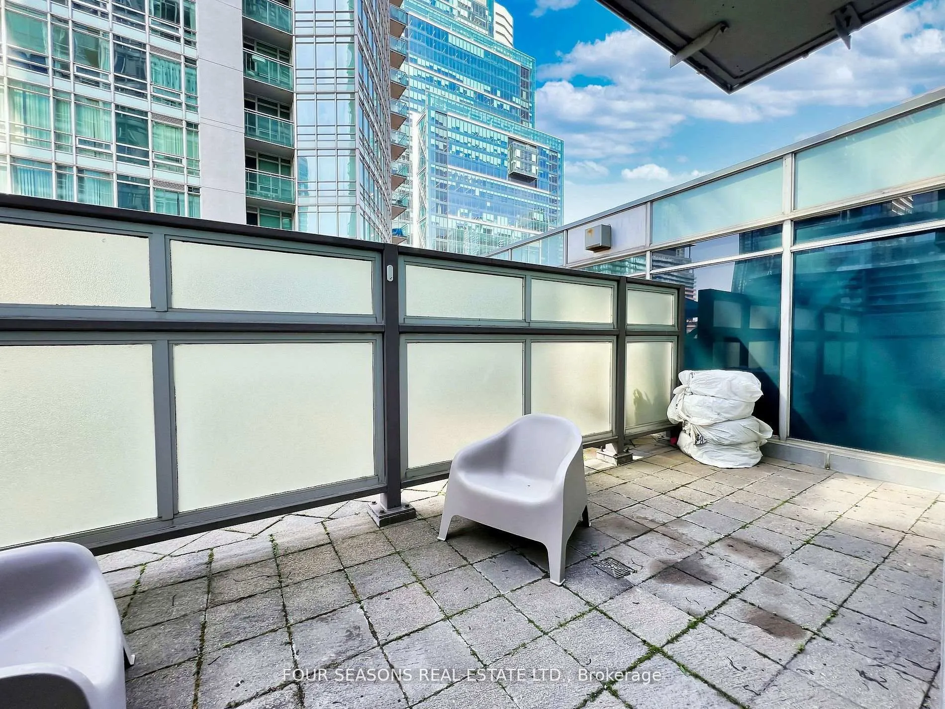 Photo 11 of Unit 310, 381 Front Street W, Toronto, Waterfront Communities — HOMEH