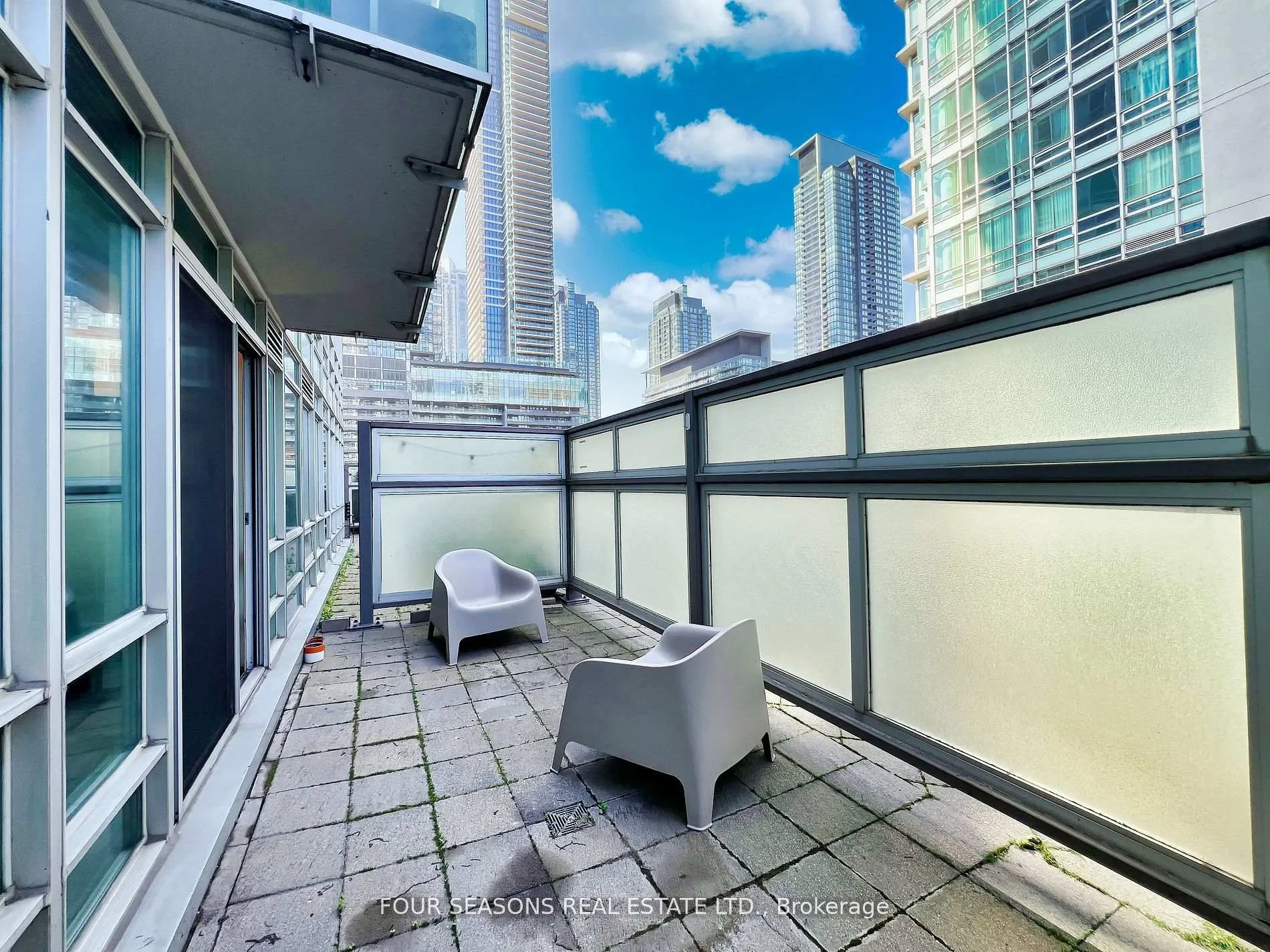 Photo 12 of Unit 310, 381 Front Street W, Toronto, Waterfront Communities — HOMEH