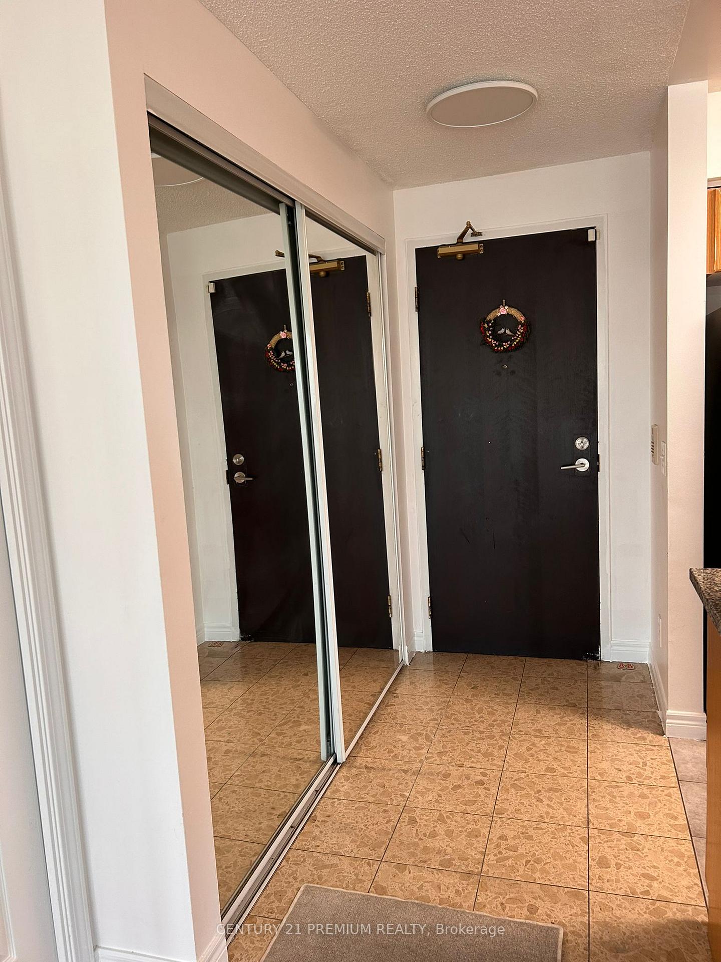 Photo 10 of Unit 810, 51 Lower Simcoe Street, Toronto, Waterfront Communities — HOMEH