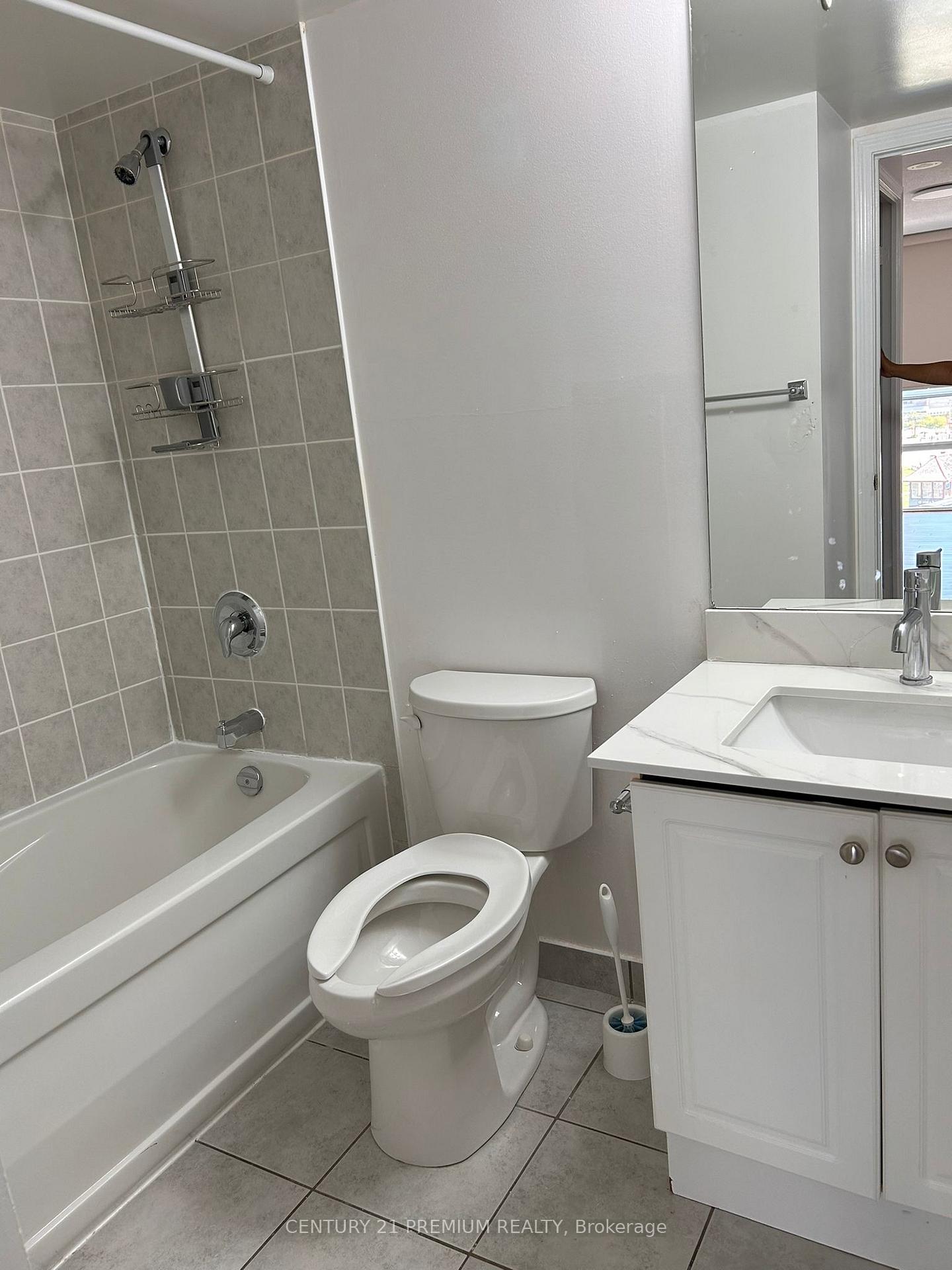 Photo 13 of Unit 810, 51 Lower Simcoe Street, Toronto, Waterfront Communities — HOMEH