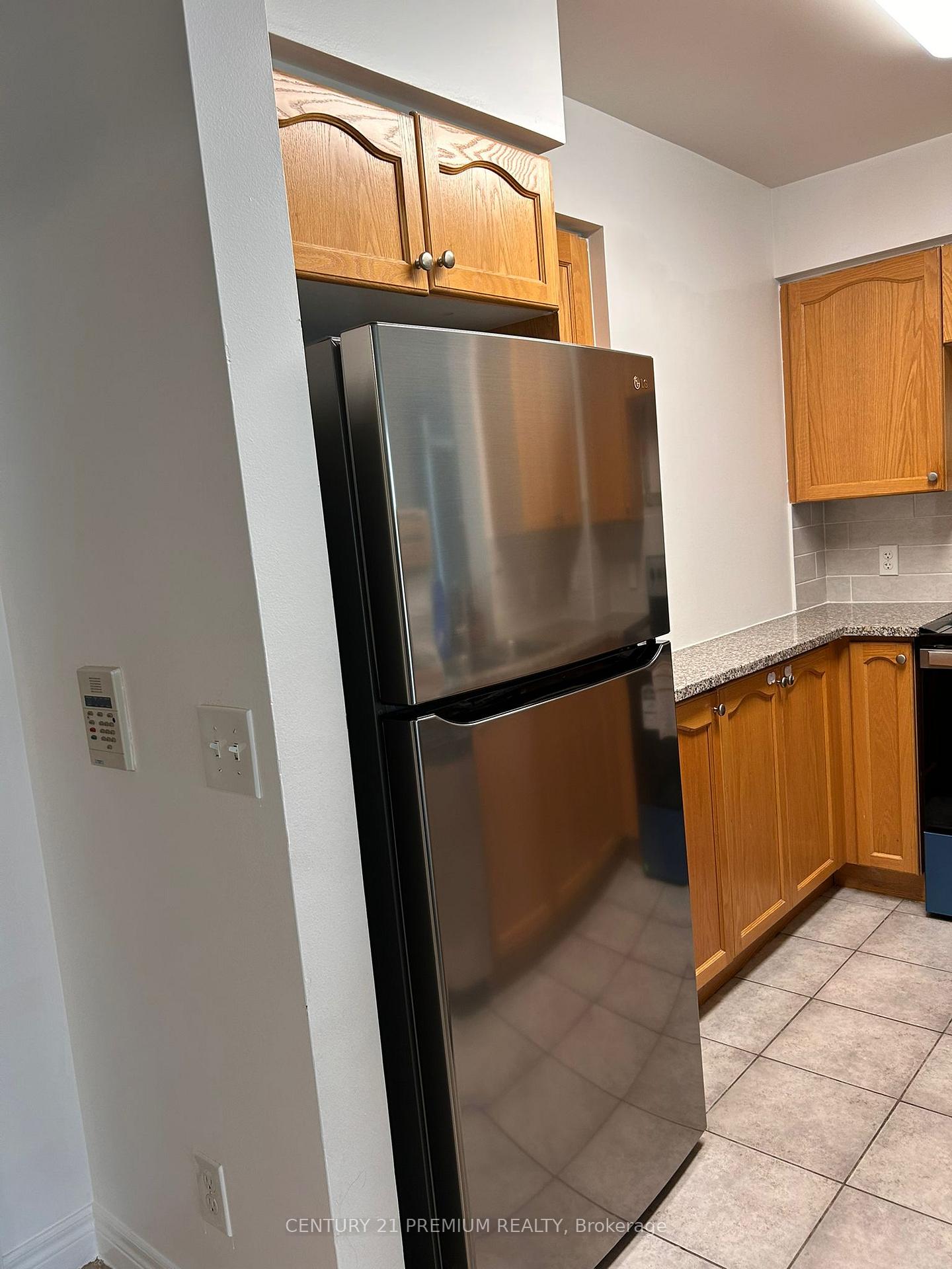 Photo 9 of Unit 810, 51 Lower Simcoe Street, Toronto, Waterfront Communities — HOMEH
