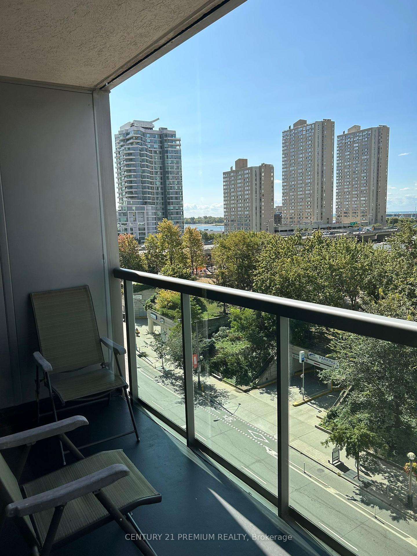 Photo 5 of Unit 810, 51 Lower Simcoe Street, Toronto, Waterfront Communities — HOMEH