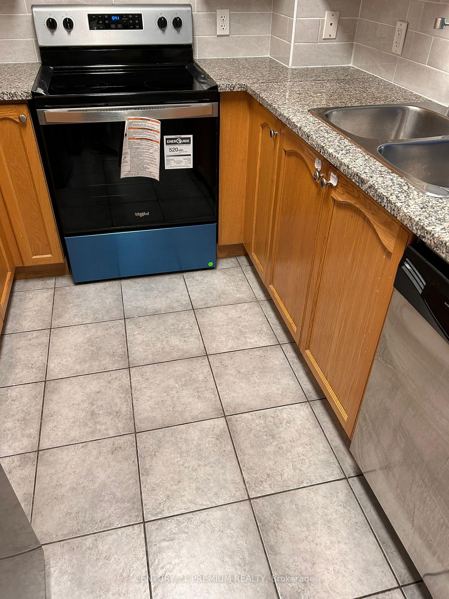 Photo 7 of Unit 810, 51 Lower Simcoe Street, Toronto, Waterfront Communities — HOMEH
