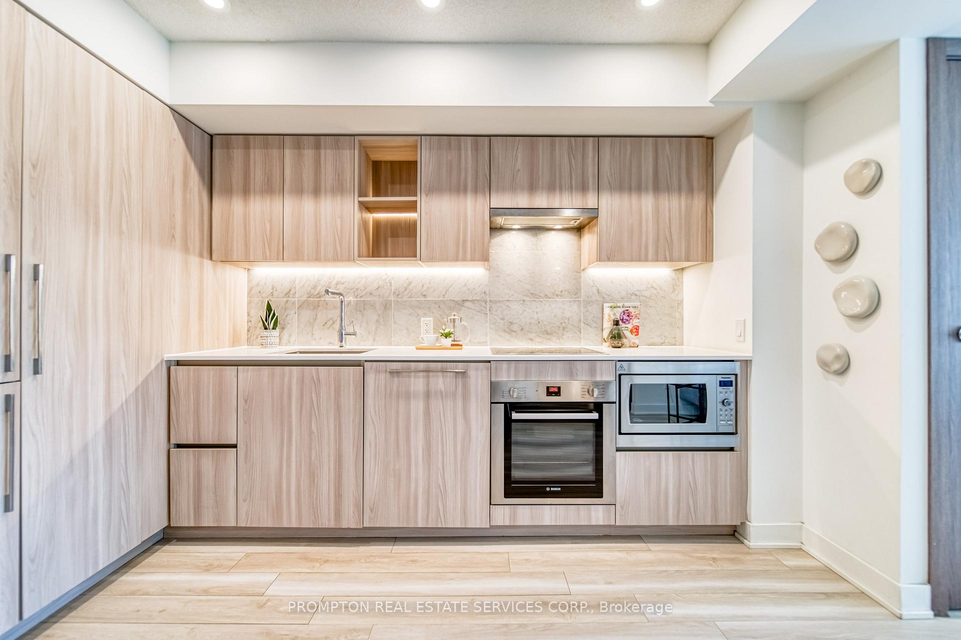Photo 5 of Unit 612, 17 Bathurst Street, Toronto, Waterfront Communities — HOMEH