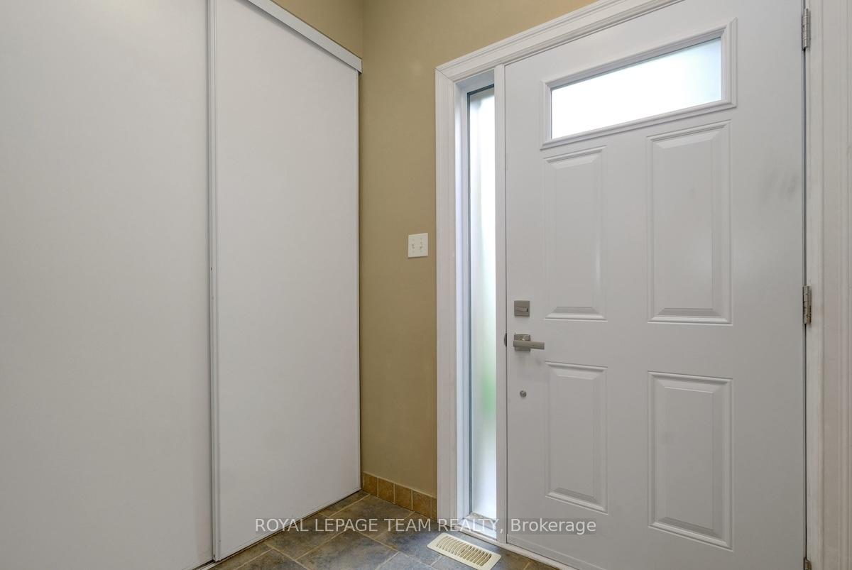 Photo 4 of 85 Queensbury Drive, Ottawa, Barrhaven - Longfields — HOMEH