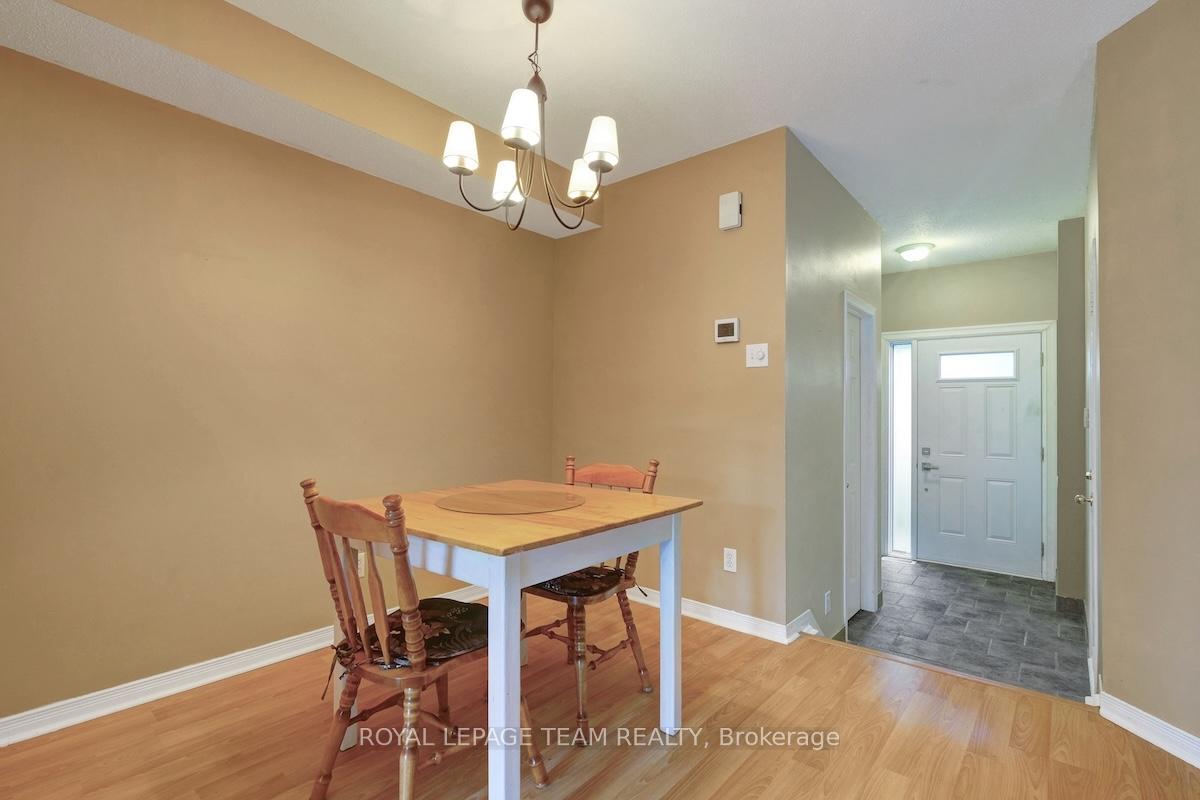 Photo 10 of 85 Queensbury Drive, Ottawa, Barrhaven - Longfields — HOMEH