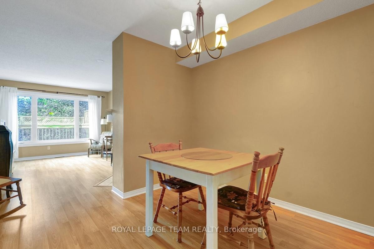 Photo 11 of 85 Queensbury Drive, Ottawa, Barrhaven - Longfields — HOMEH