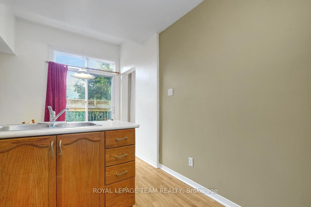 Photo 16 of 85 Queensbury Drive, Ottawa, Barrhaven - Longfields — HOMEH