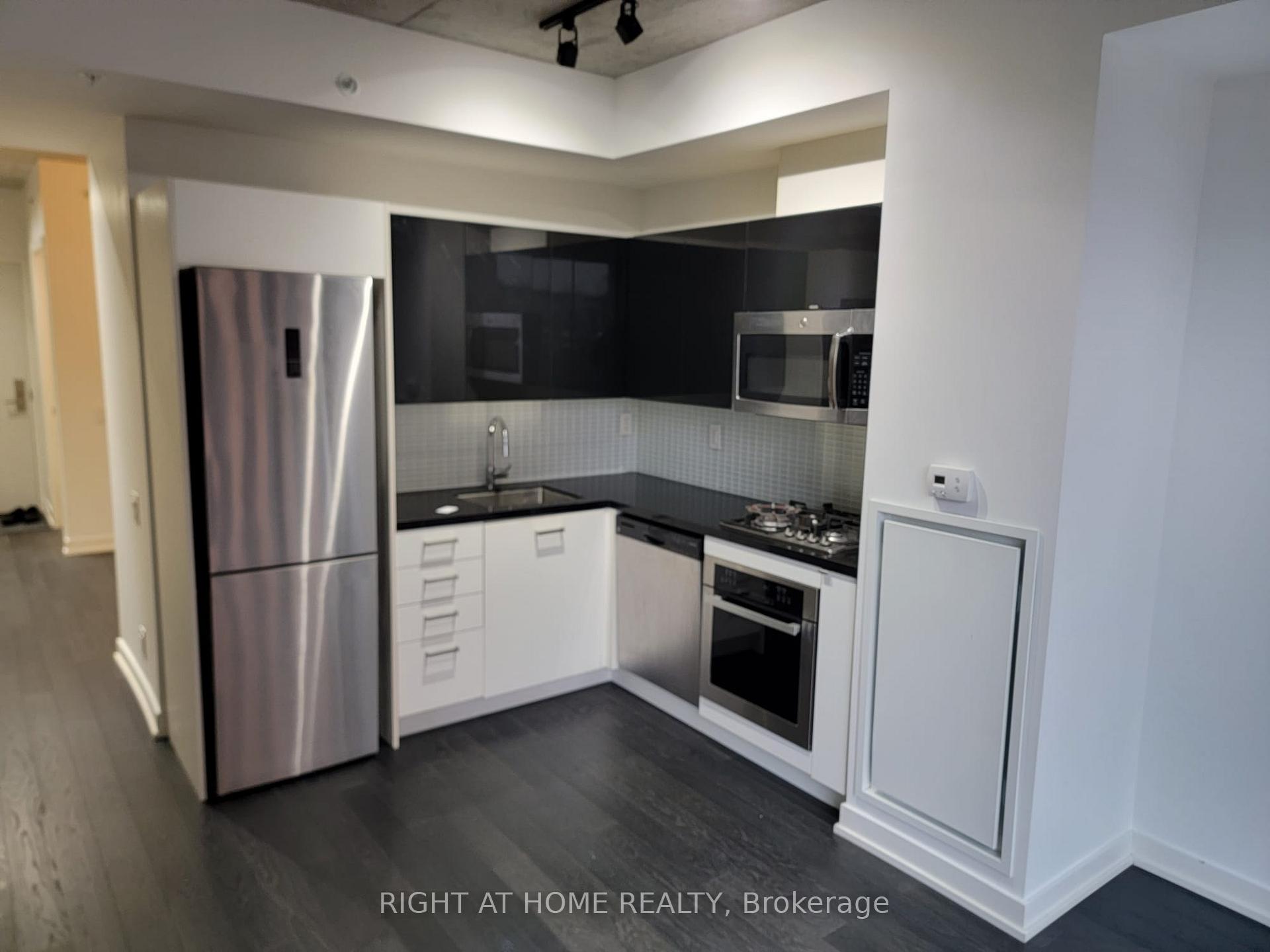 Photo 4 of Unit 623, 39 Brant Street, Toronto, Waterfront Communities — HOMEH