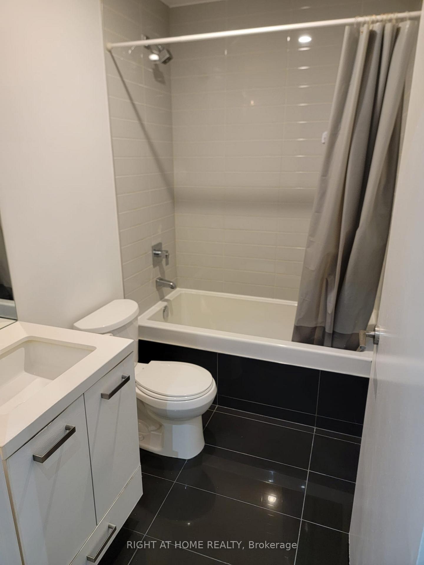 Photo 10 of Unit 623, 39 Brant Street, Toronto, Waterfront Communities — HOMEH