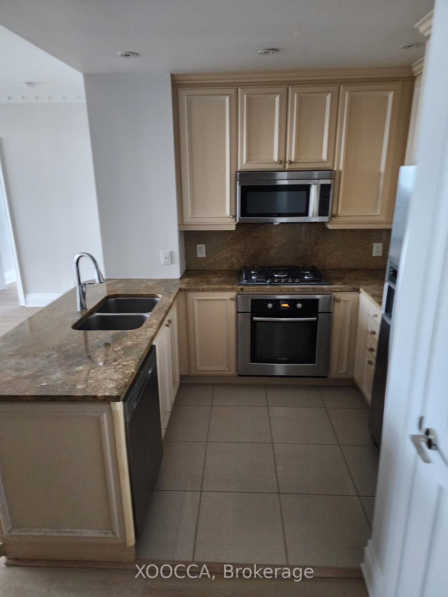 Photo 11 of Unit 3610, 16 Harbour Street, Toronto, Waterfront Communities — HOMEH