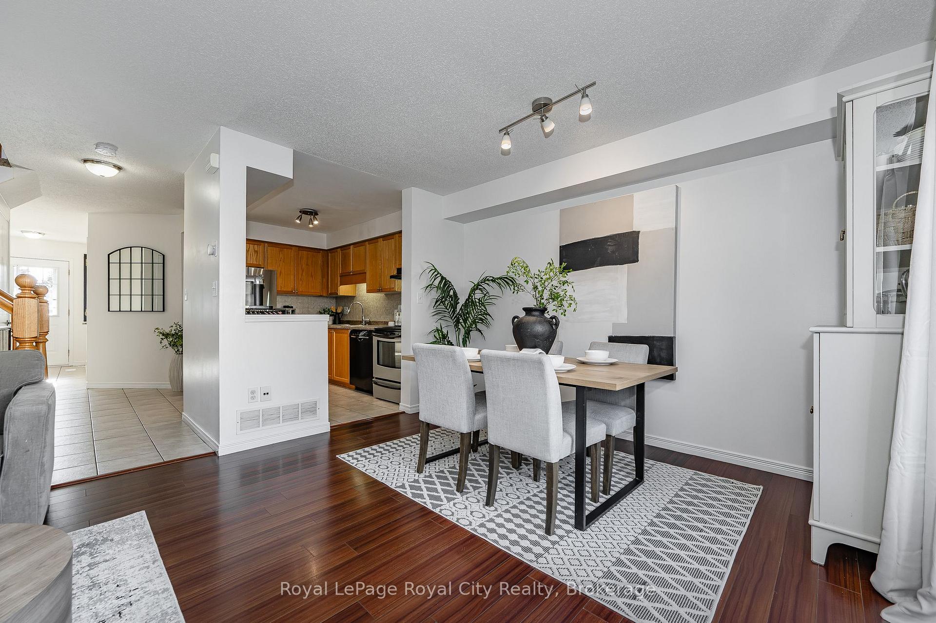 Photo 10 of Unit 30, 30 Imperial Road S, Guelph, Willow West/Sugarbush/West Acres — HOMEH