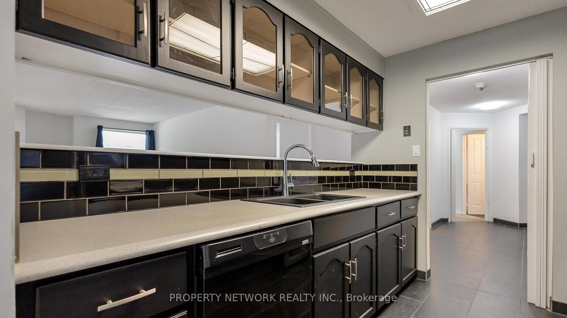 Photo 17 of Unit 106, 8 Christopher Court, Guelph, Kortright West — HOMEH