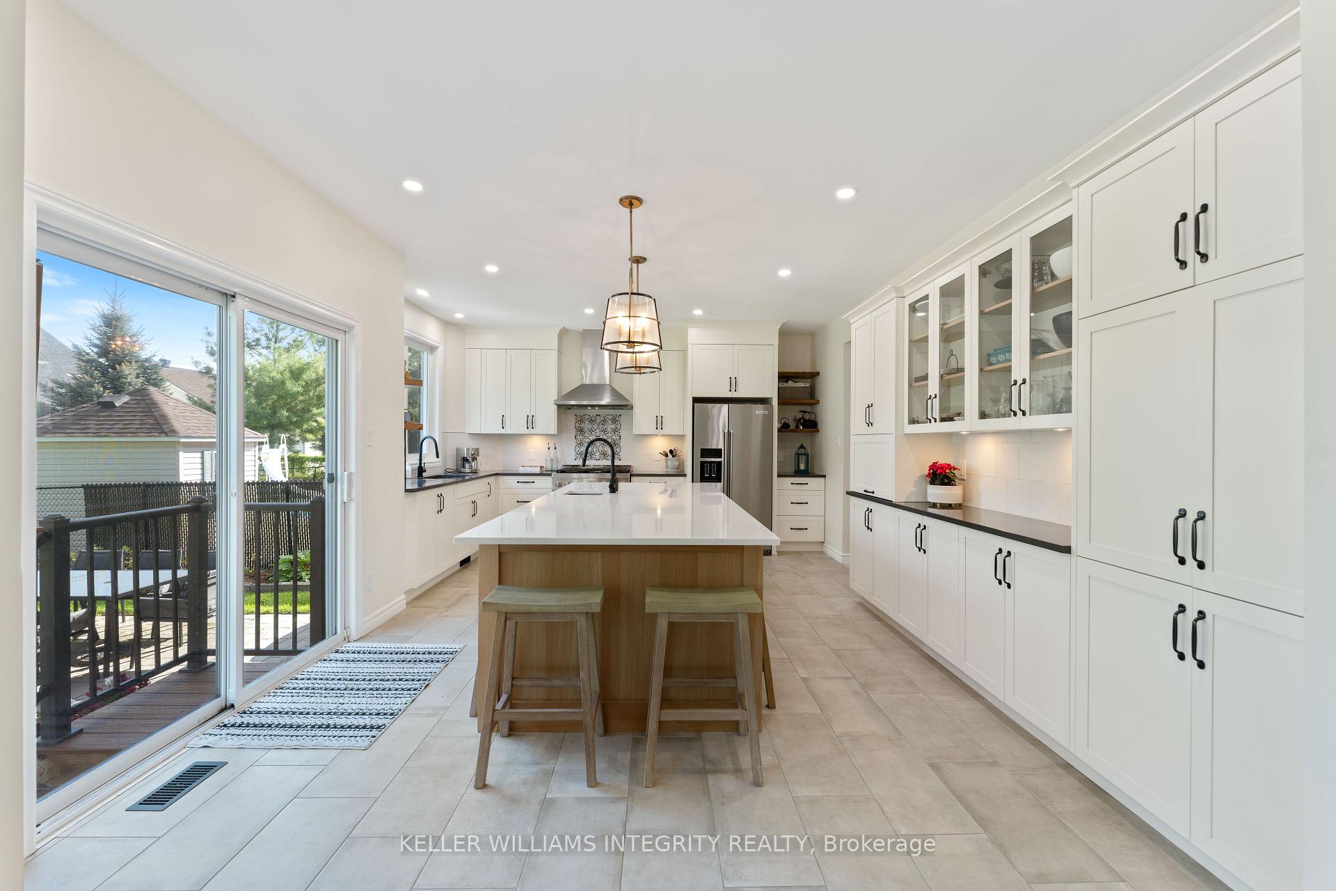 Photo 2 of 576 Devonwood Circle, Ottawa, Blossom Park/Kemp Park/Findlay Creek — HOMEH