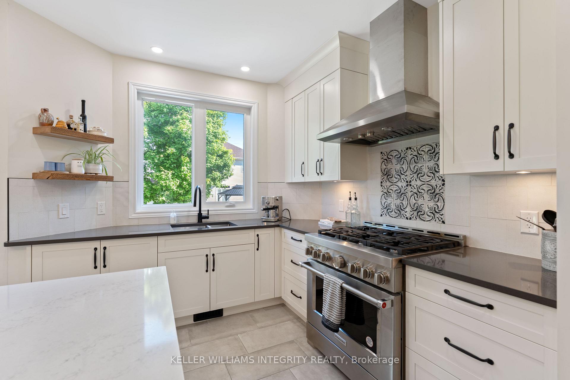 Photo 3 of 576 Devonwood Circle, Ottawa, Blossom Park/Kemp Park/Findlay Creek — HOMEH