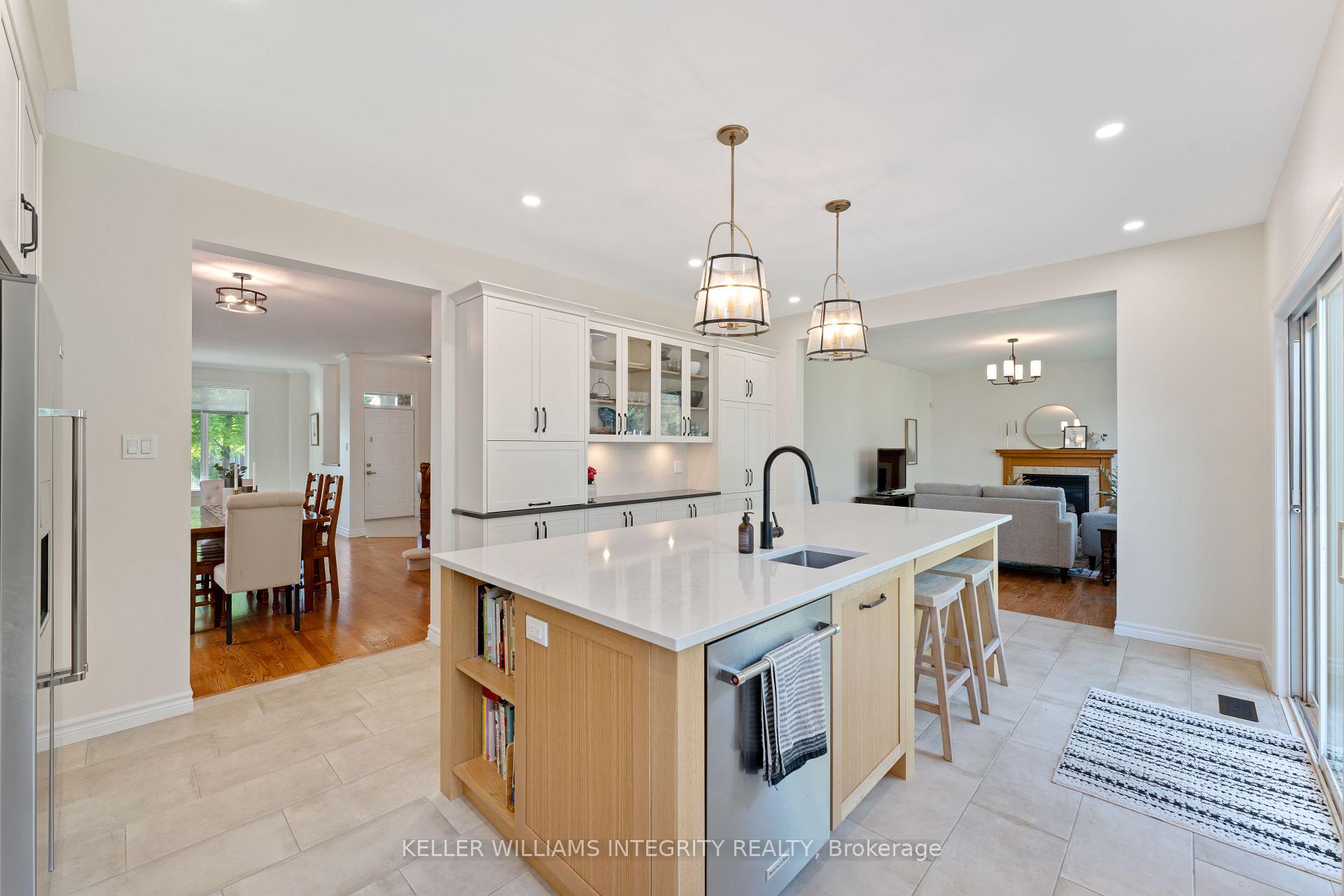 Photo 4 of 576 Devonwood Circle, Ottawa, Blossom Park/Kemp Park/Findlay Creek — HOMEH