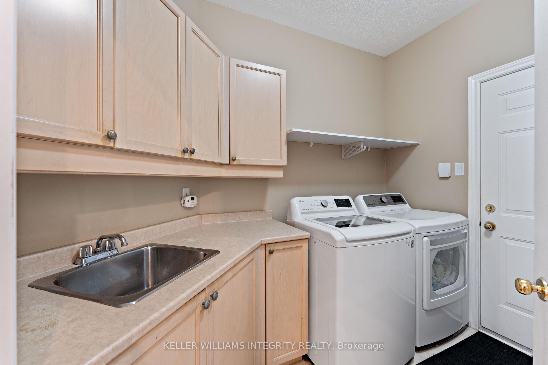 Photo 13 of 576 Devonwood Circle, Ottawa, Blossom Park/Kemp Park/Findlay Creek — HOMEH