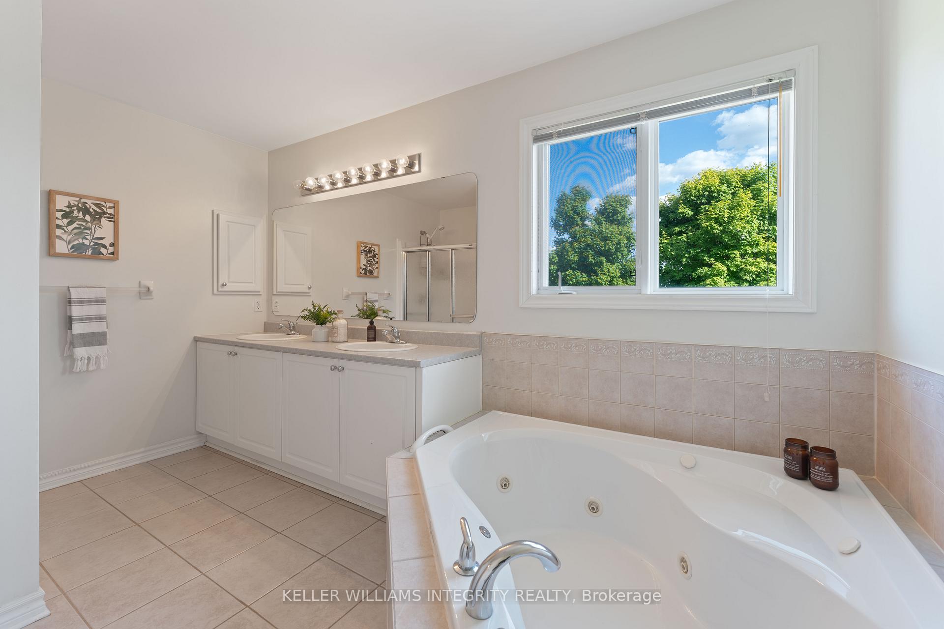 Photo 20 of 576 Devonwood Circle, Ottawa, Blossom Park/Kemp Park/Findlay Creek — HOMEH