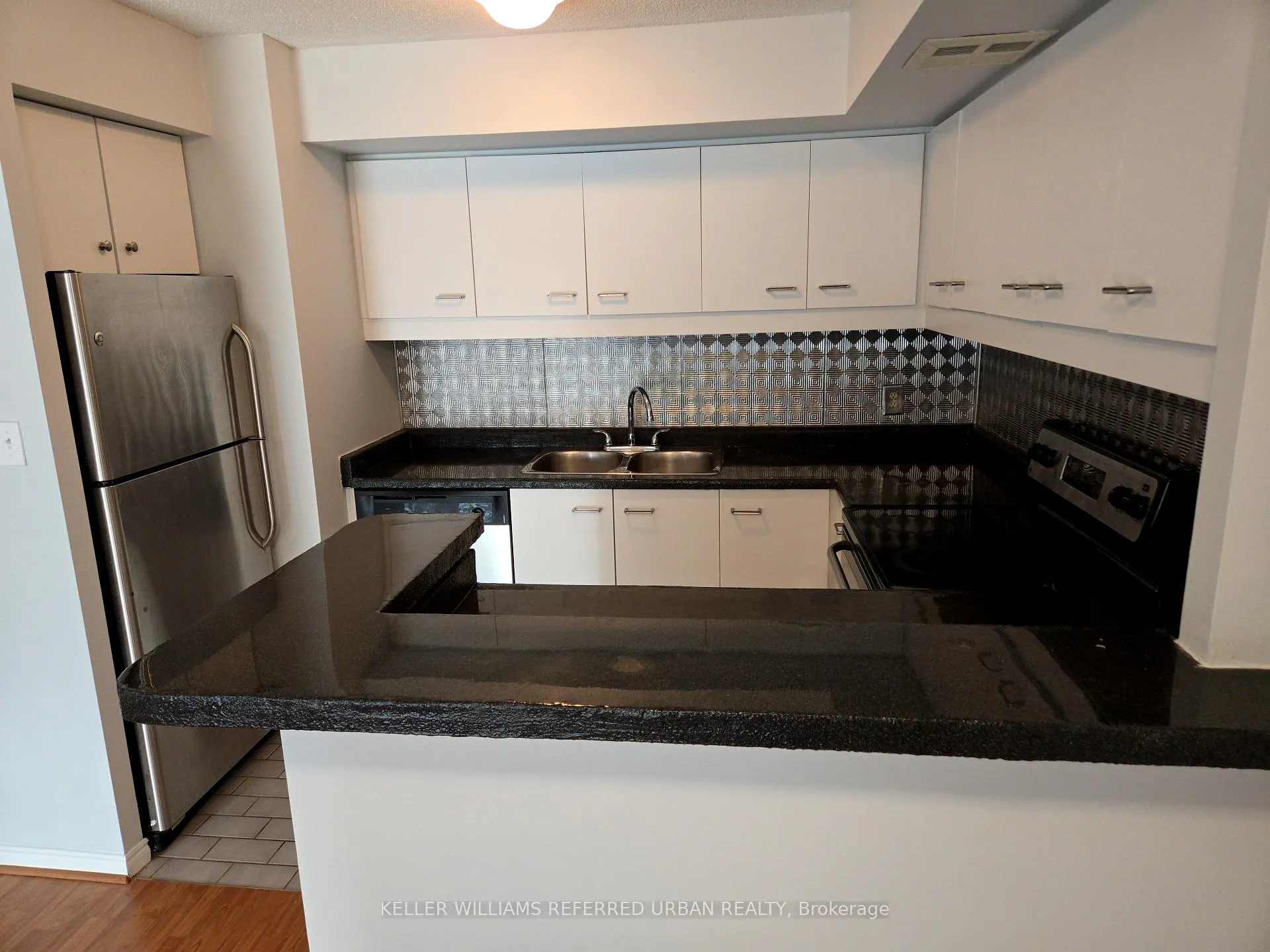 Photo 3 of Unit 419, 25 The Esplanade, Toronto, Waterfront Communities — HOMEH