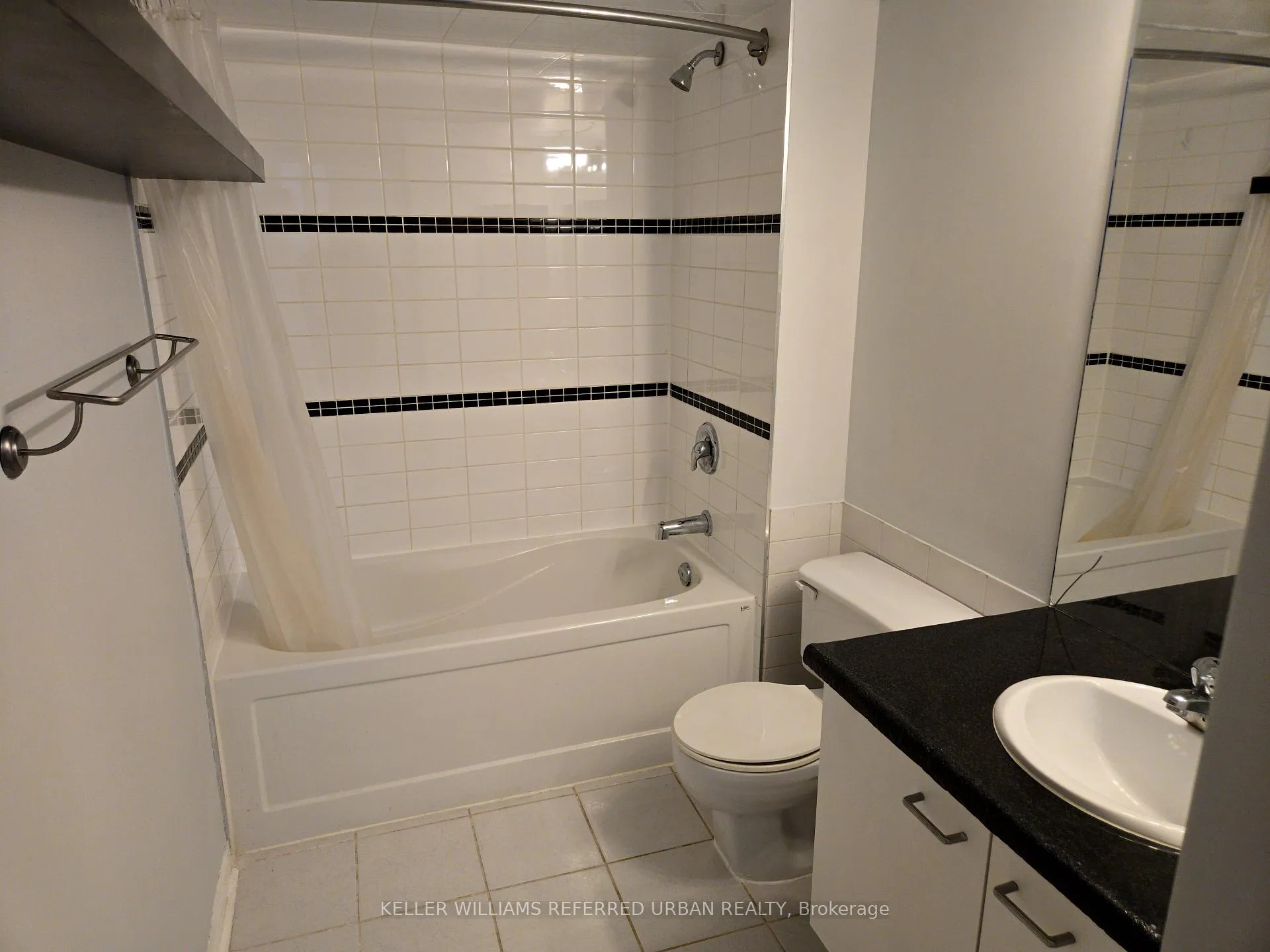 Photo 4 of Unit 419, 25 The Esplanade, Toronto, Waterfront Communities — HOMEH