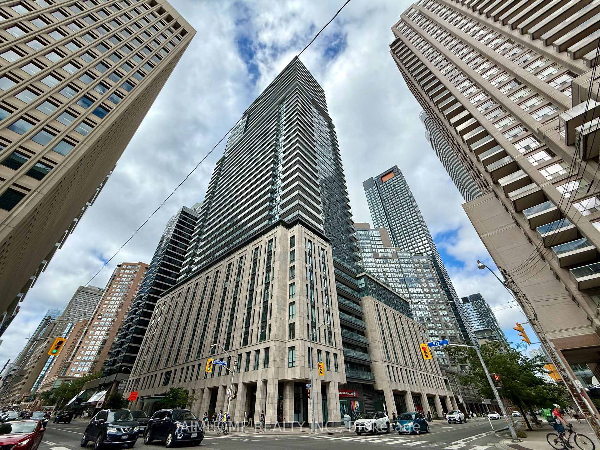 Photo 1 of Unit 908, 955 Bay Street, Toronto, Bay Street Corridor — HOMEH