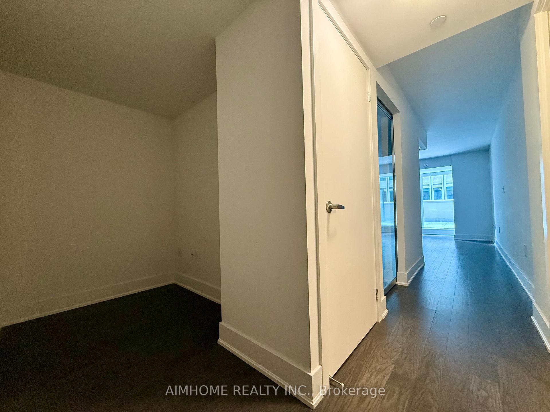 Photo 2 of Unit 908, 955 Bay Street, Toronto, Bay Street Corridor — HOMEH