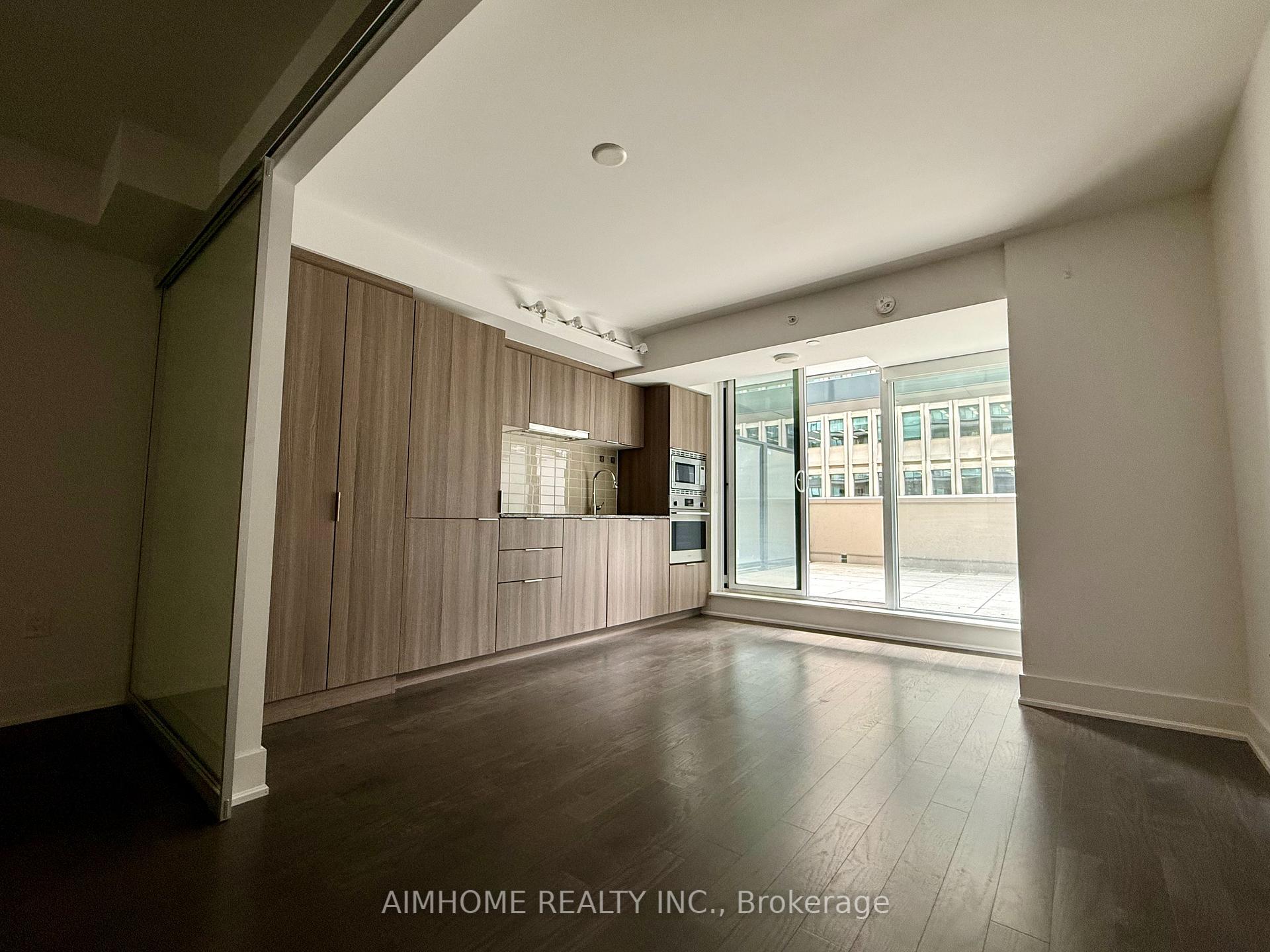 Photo 5 of Unit 908, 955 Bay Street, Toronto, Bay Street Corridor — HOMEH