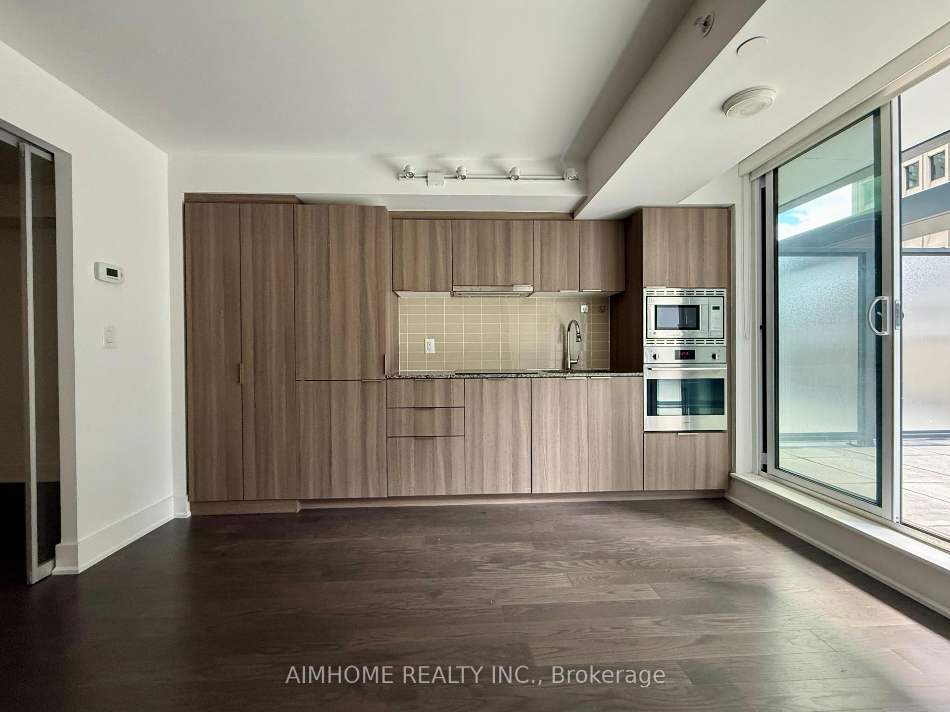 Photo 7 of Unit 908, 955 Bay Street, Toronto, Bay Street Corridor — HOMEH