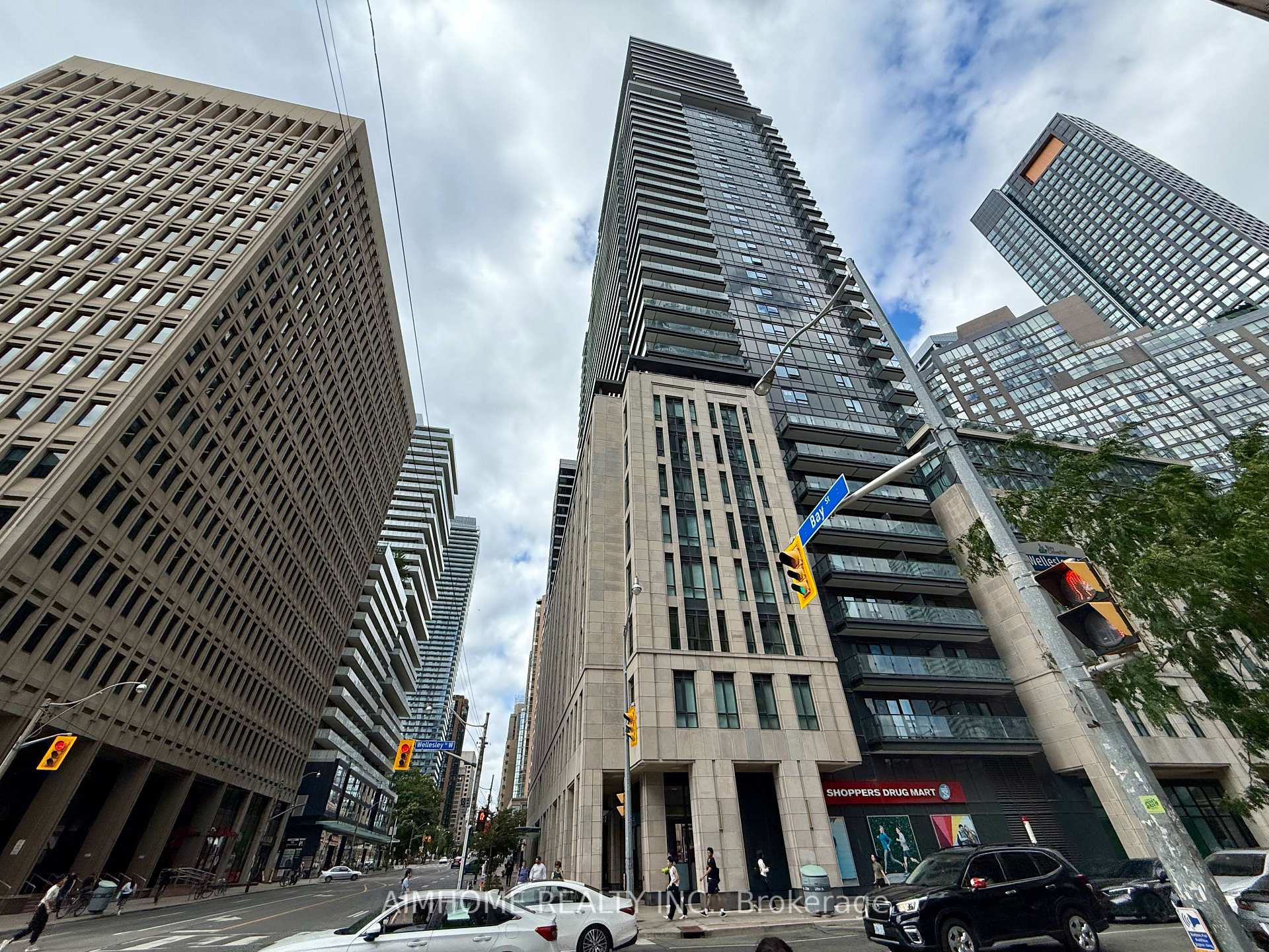 Photo 13 of Unit 908, 955 Bay Street, Toronto, Bay Street Corridor — HOMEH