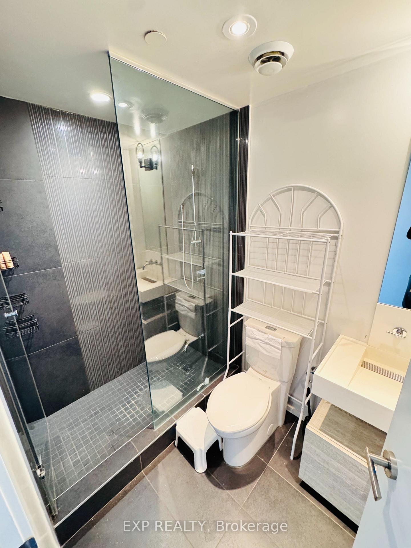 Photo 9 of Unit 3210, 5 St Joseph Street, Toronto, Bay Street Corridor — HOMEH