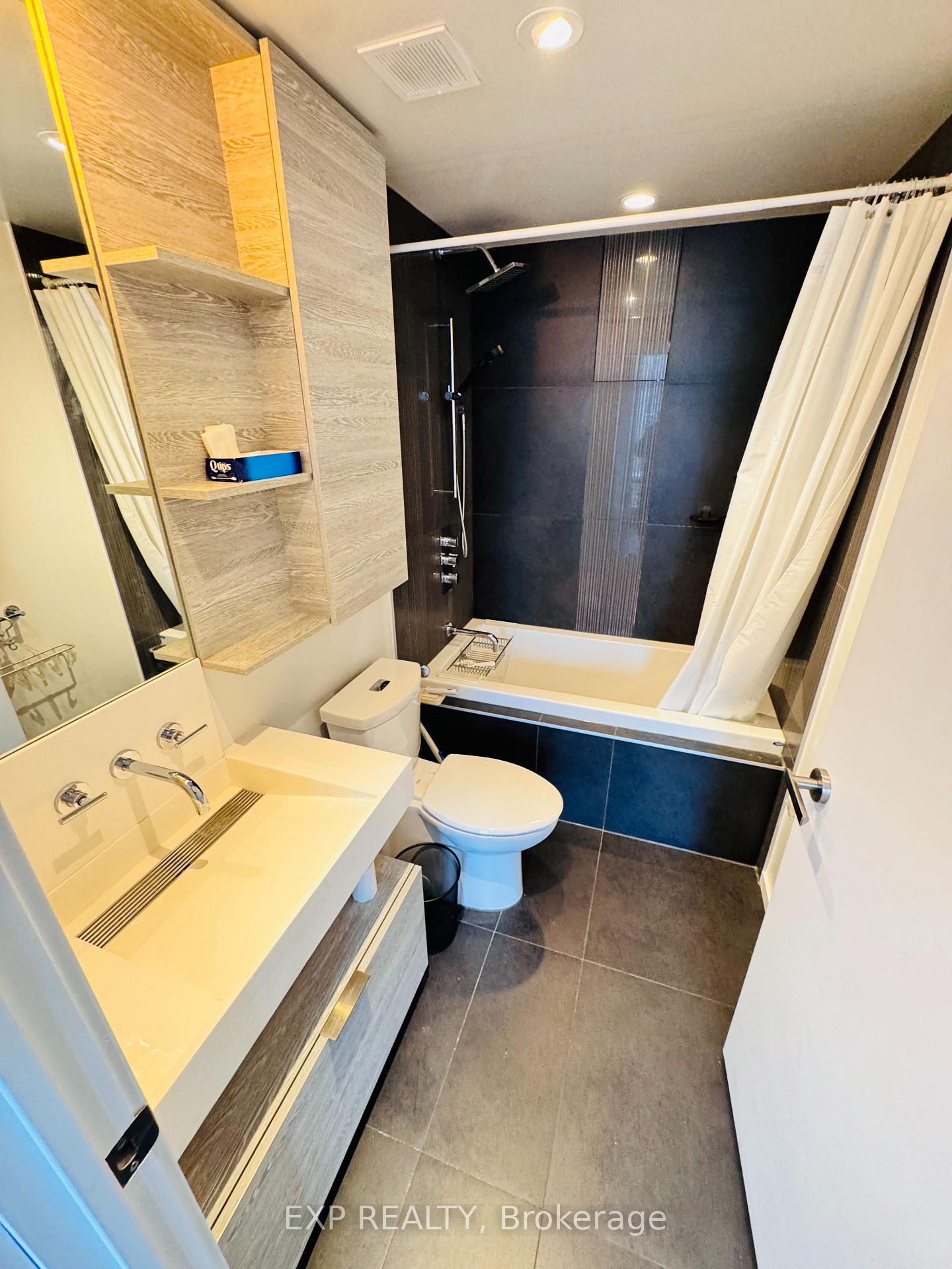 Photo 10 of Unit 3210, 5 St Joseph Street, Toronto, Bay Street Corridor — HOMEH