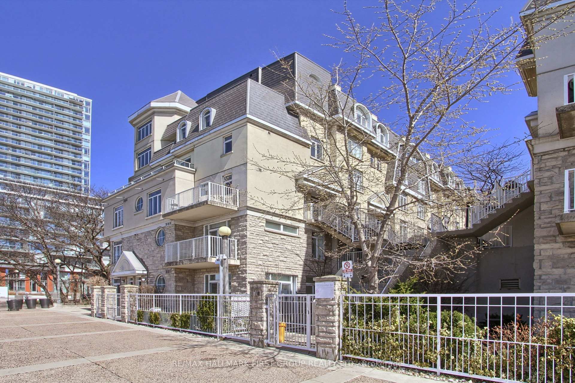 Photo 2 of Unit 639, 38 Stadium Road, Toronto, Niagara — HOMEH