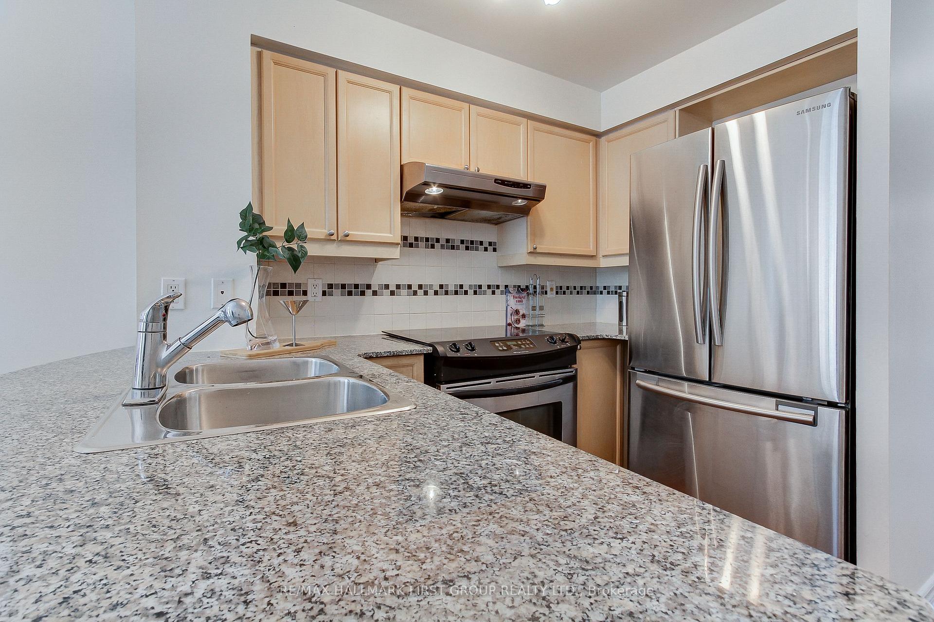Photo 14 of Unit 639, 38 Stadium Road, Toronto, Niagara — HOMEH