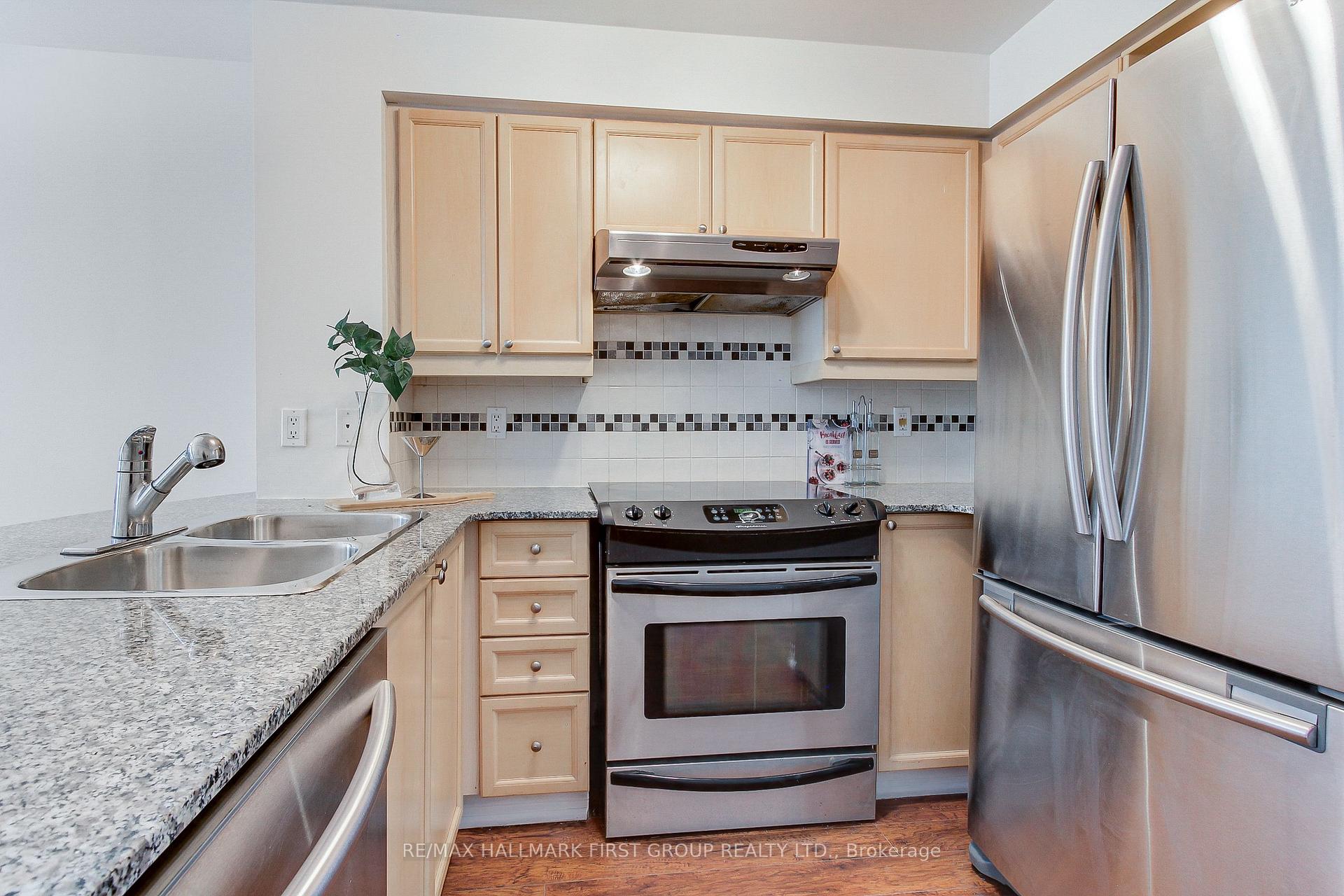 Photo 15 of Unit 639, 38 Stadium Road, Toronto, Niagara — HOMEH