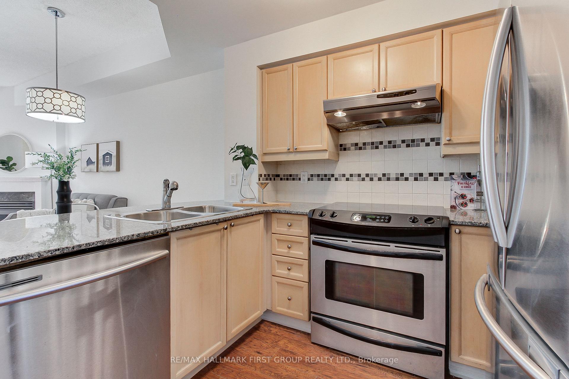 Photo 16 of Unit 639, 38 Stadium Road, Toronto, Niagara — HOMEH