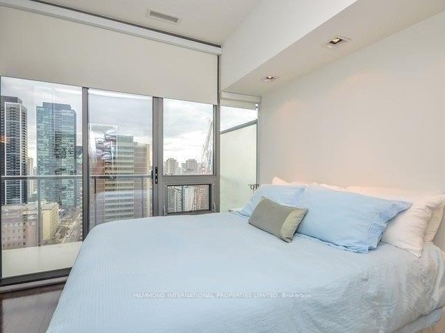Photo 4 of Unit 2011, 33 Charles Street E, Toronto, Church-Yonge Corridor — HOMEH
