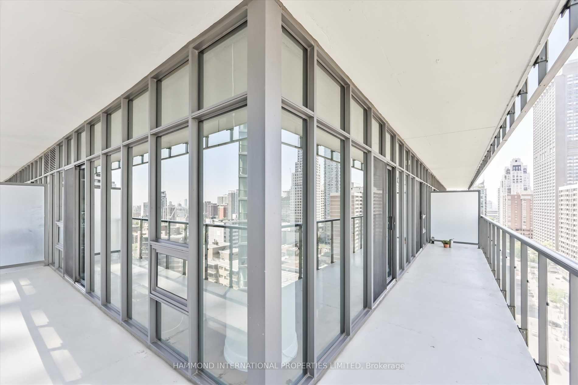 Photo 6 of Unit 2011, 33 Charles Street E, Toronto, Church-Yonge Corridor — HOMEH