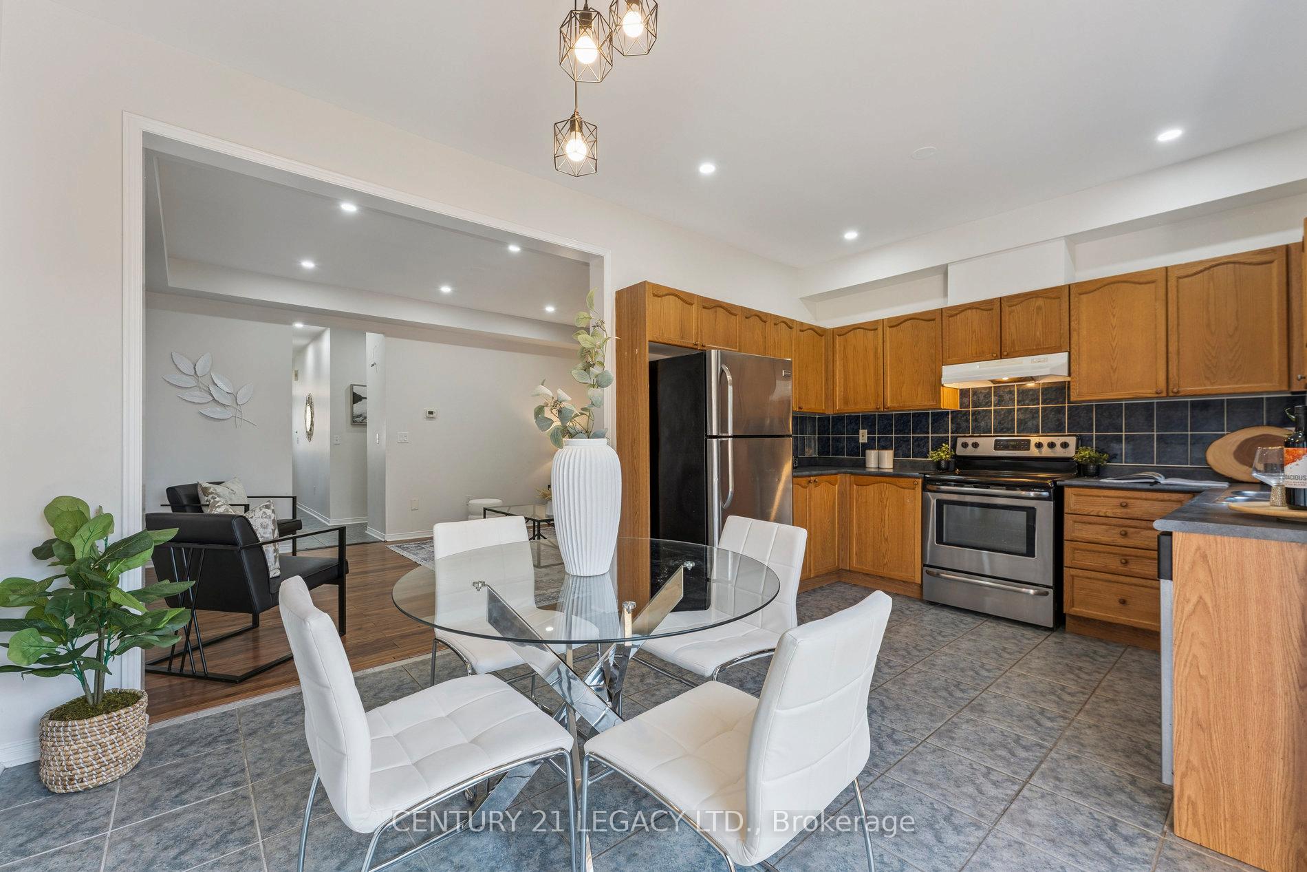 Photo 8 of 52 Pennyroyal Crescent, Brampton, Bramalea North Industrial — HOMEH