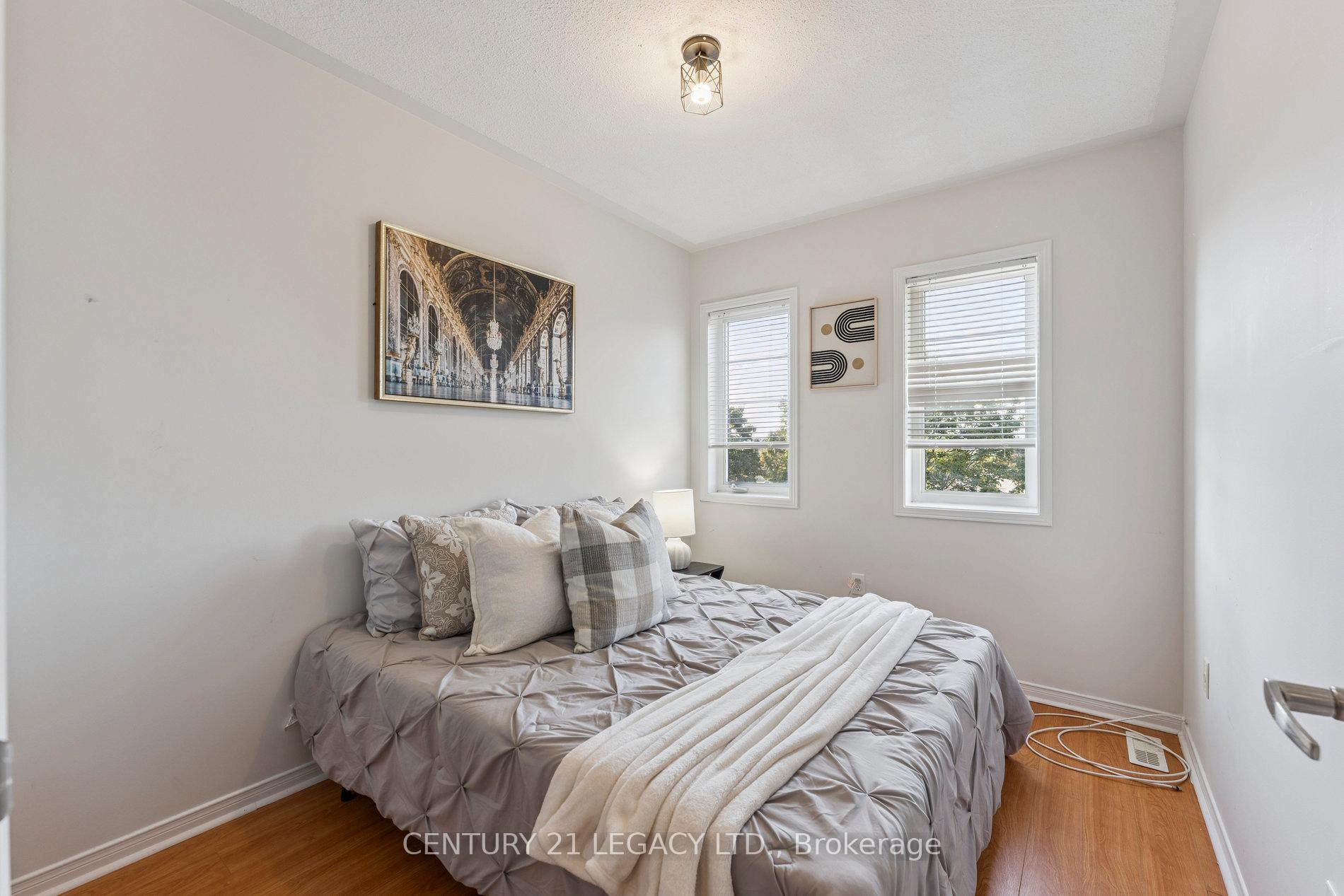 Photo 19 of 52 Pennyroyal Crescent, Brampton, Bramalea North Industrial — HOMEH