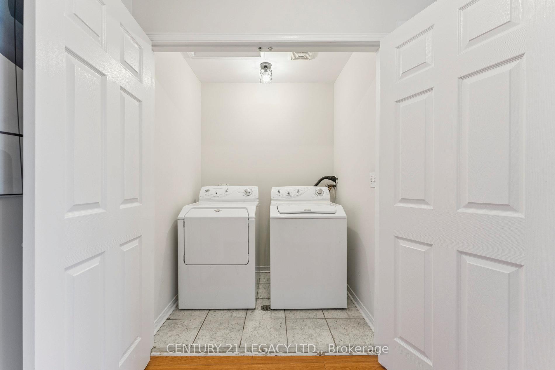 Photo 21 of 52 Pennyroyal Crescent, Brampton, Bramalea North Industrial — HOMEH